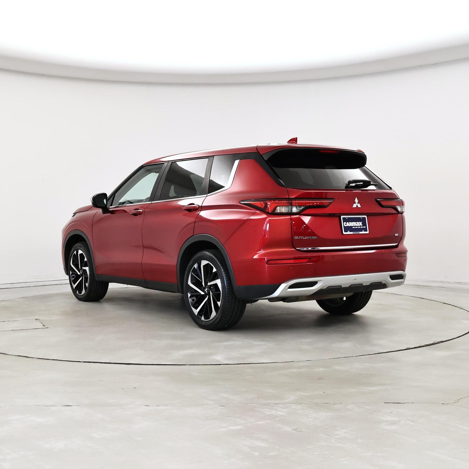 Thumbnail: 2022 Mitsubishi Outlander - 2