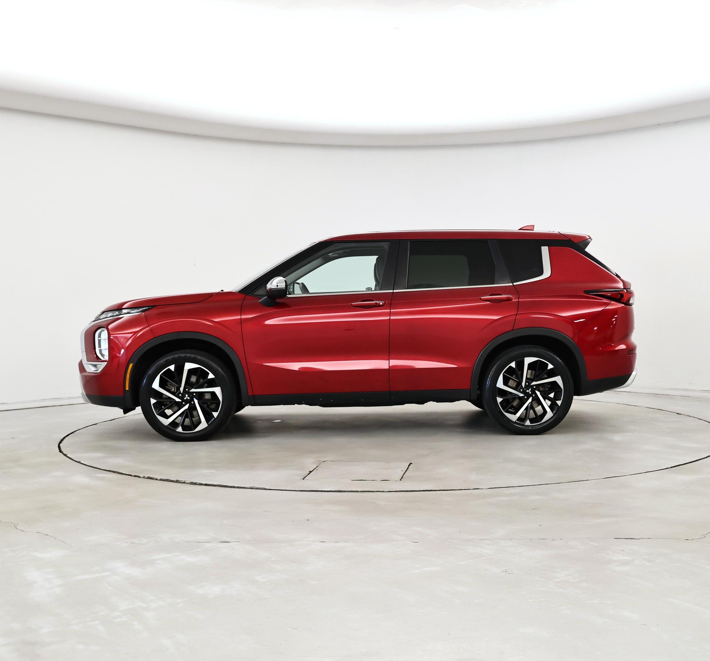 Thumbnail: 2022 Mitsubishi Outlander - 3