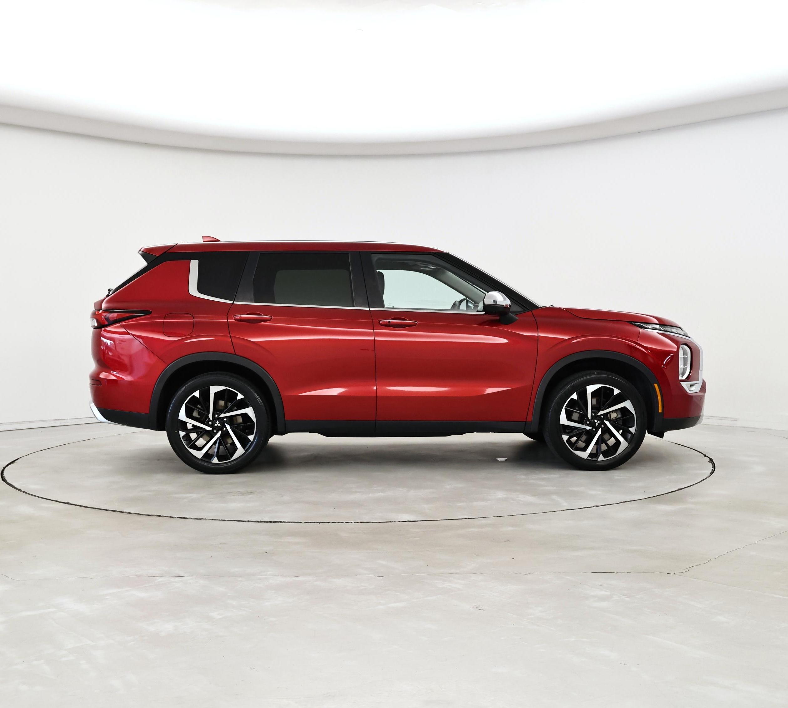 Thumbnail: 2022 Mitsubishi Outlander - 7