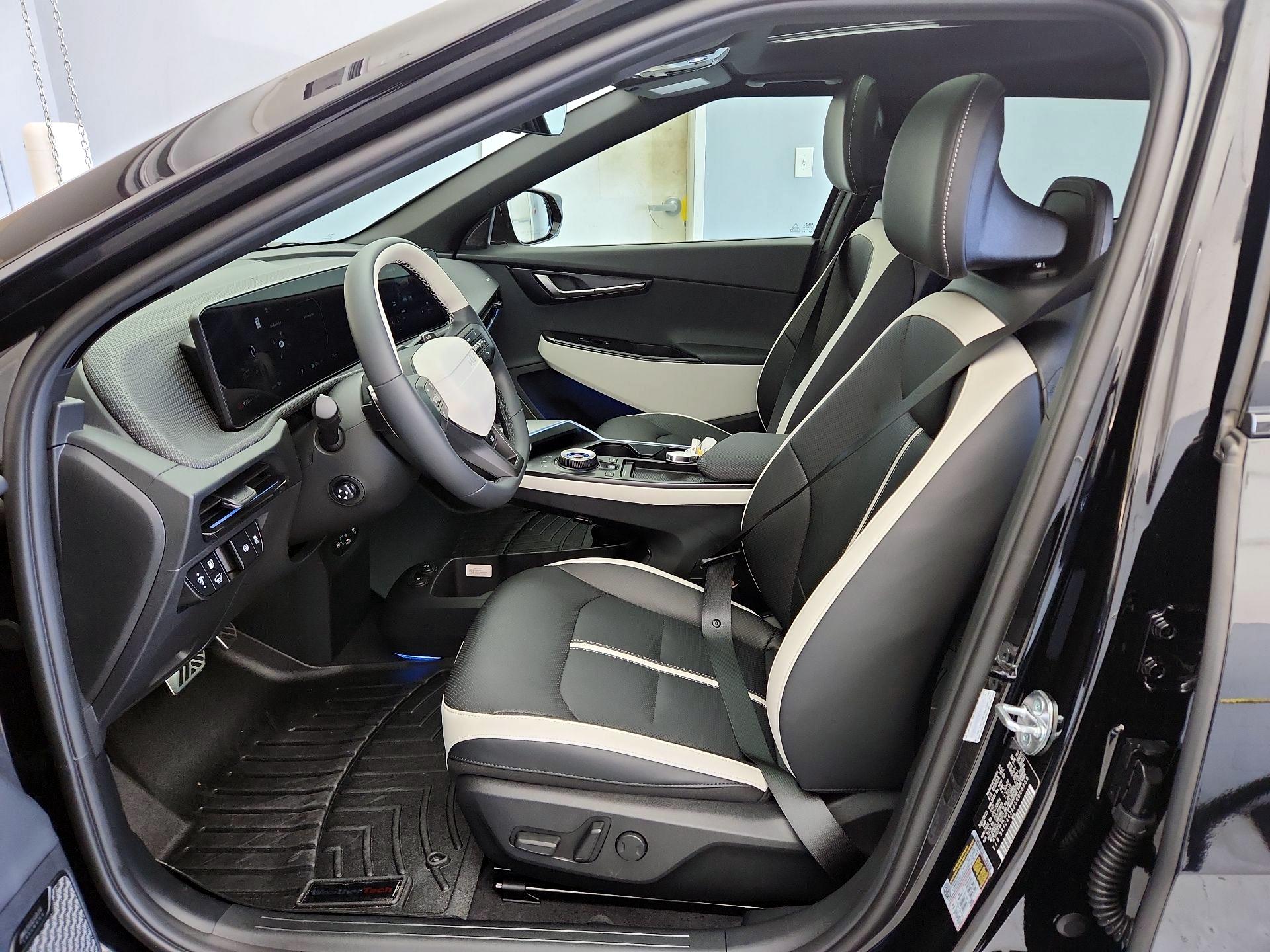 Thumbnail: 2025 Kia EV6 - 11