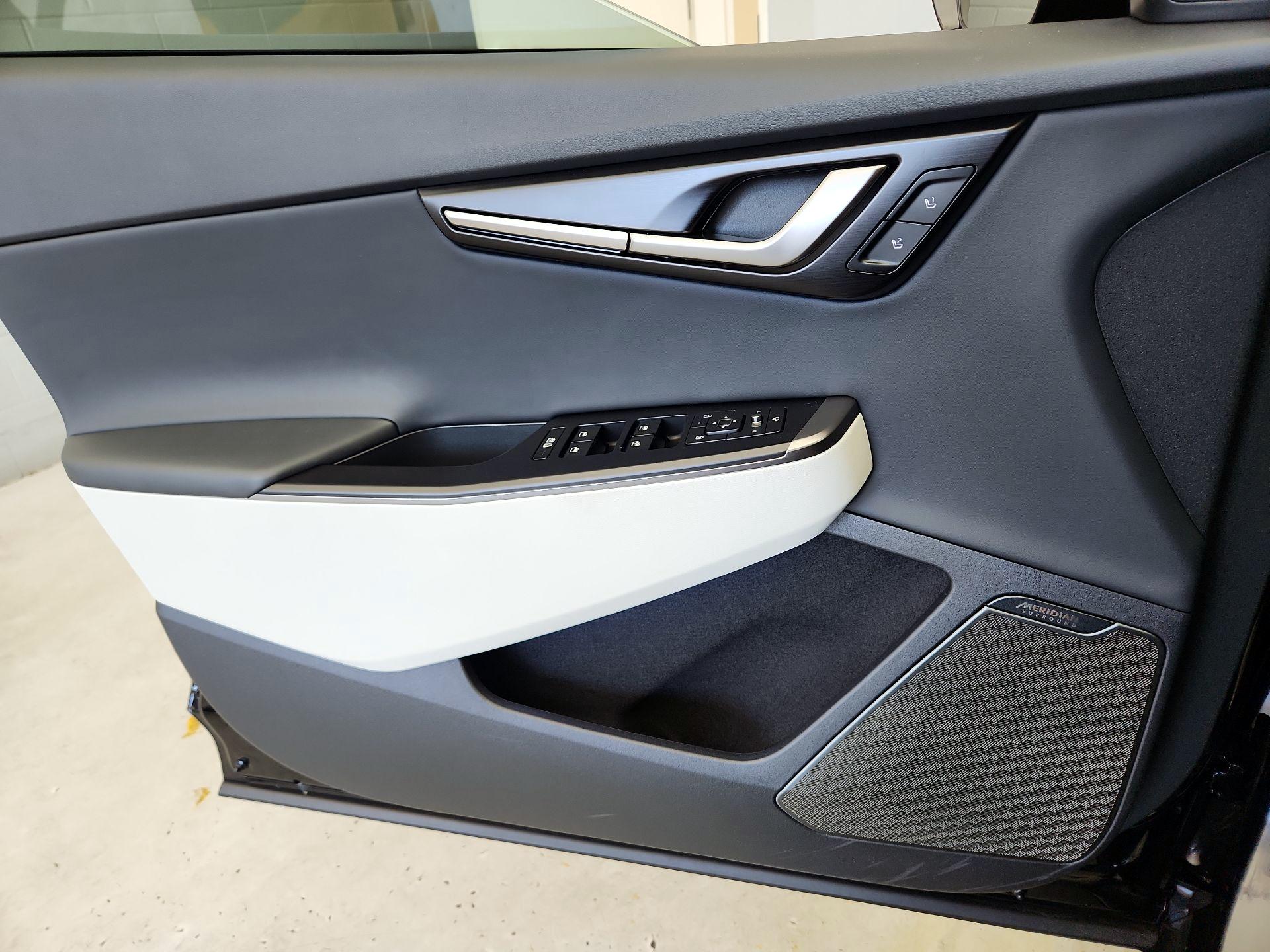 Thumbnail: 2025 Kia EV6 - 12