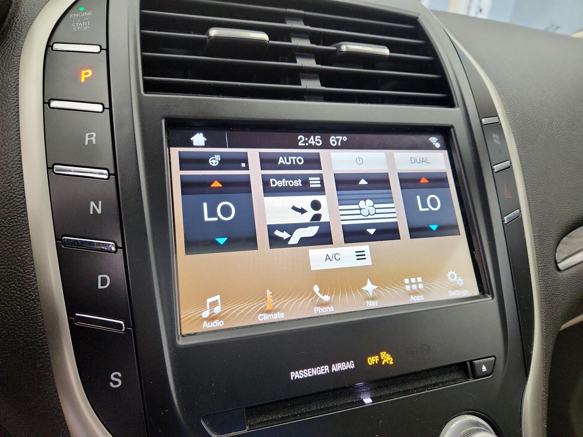 Thumbnail: 2018 Lincoln MKC - 17