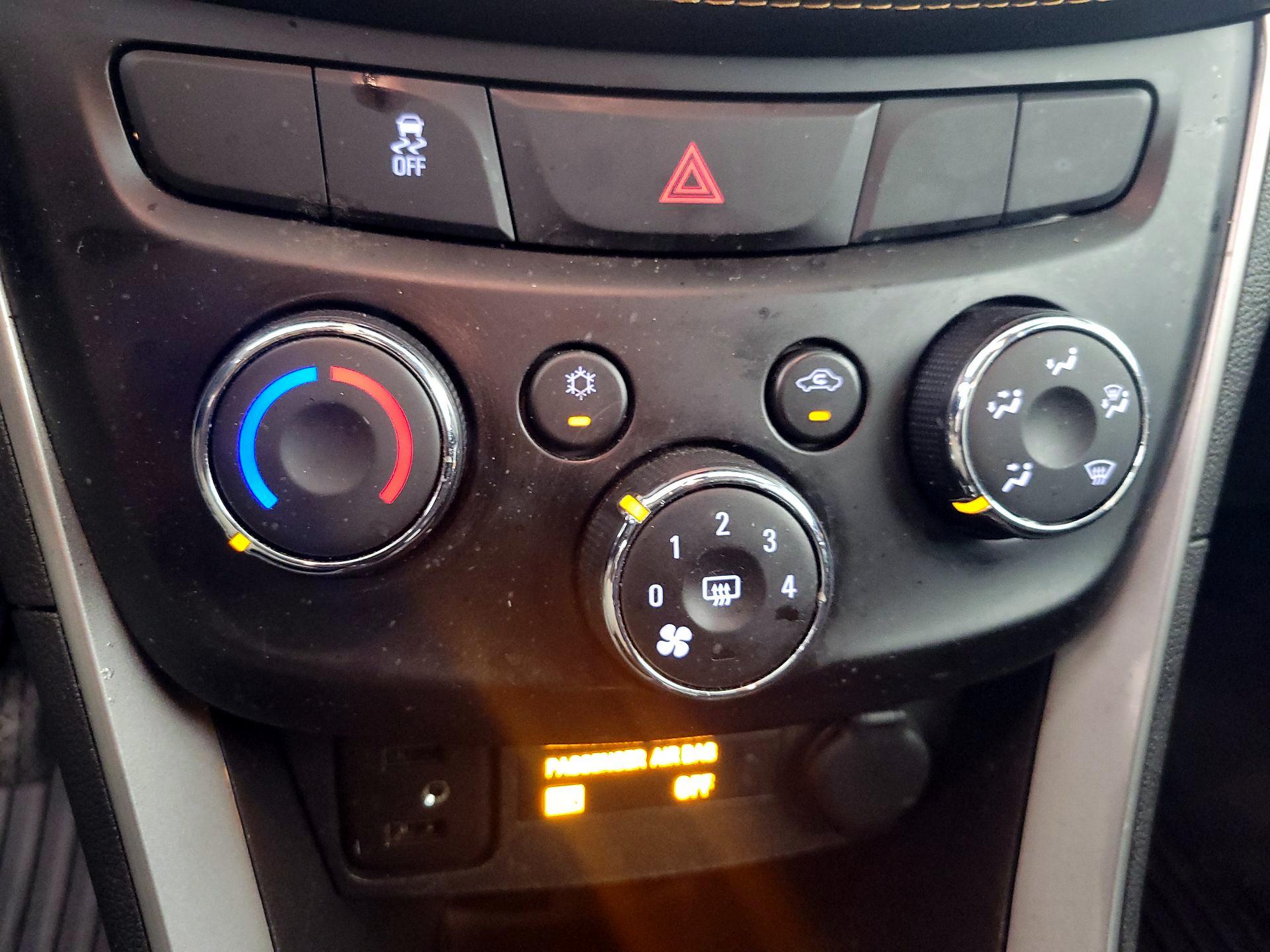 Thumbnail: 2021 Chevrolet Trax - 16