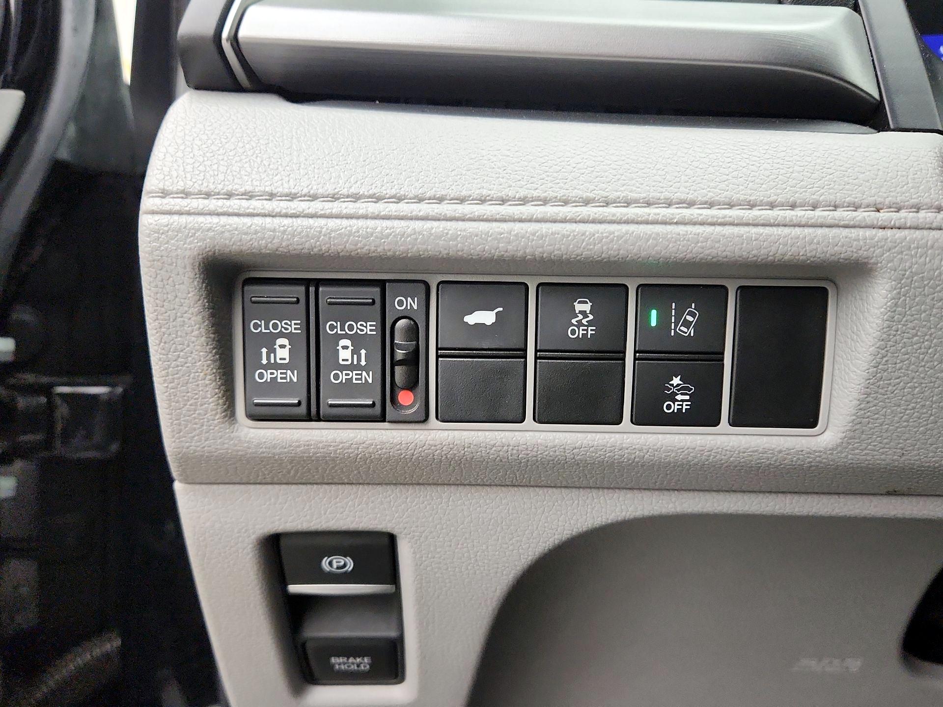 Thumbnail: 2019 Honda Odyssey - 13