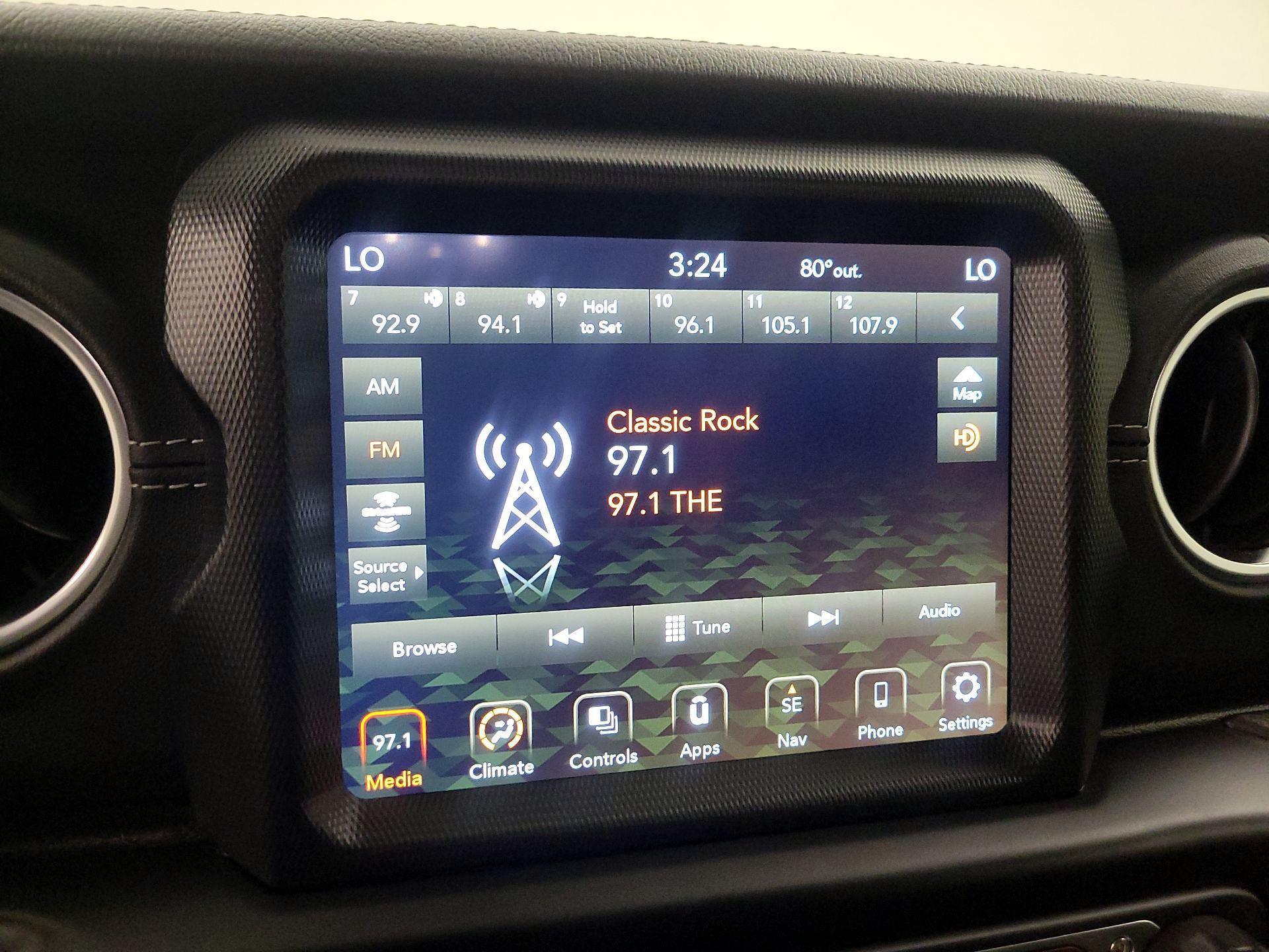 Thumbnail: 2022 Jeep Wrangler - 14