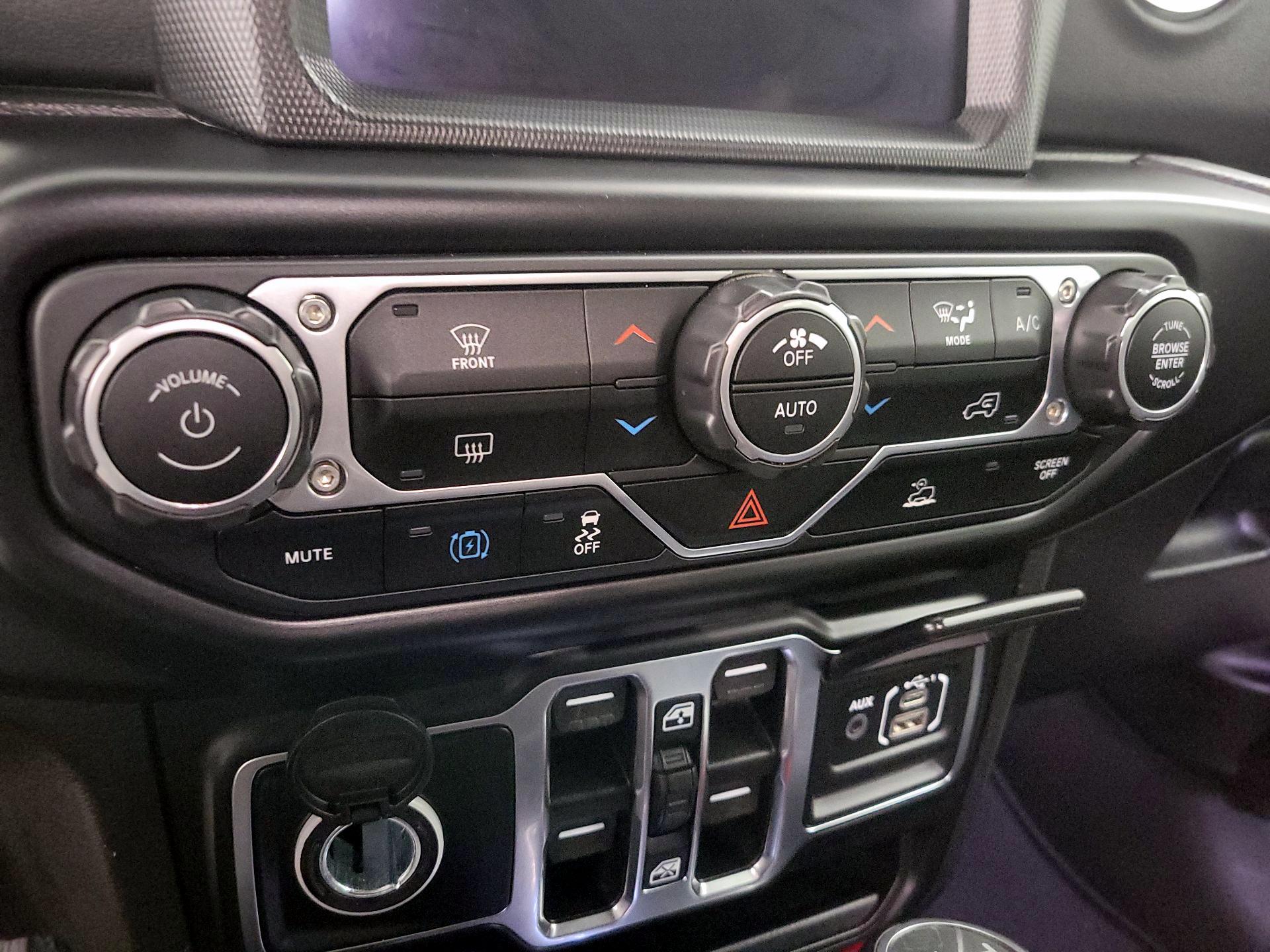 Thumbnail: 2022 Jeep Wrangler - 15