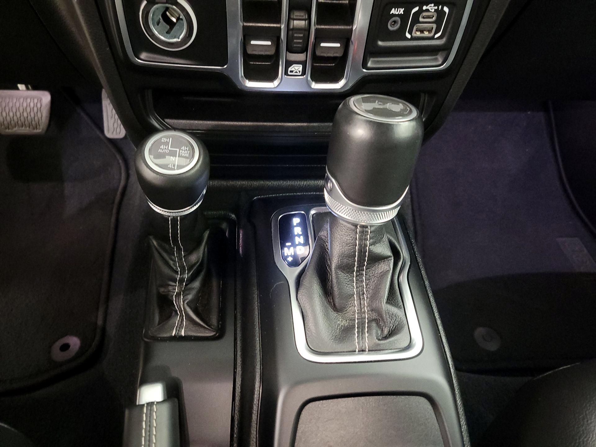 Thumbnail: 2022 Jeep Wrangler - 16