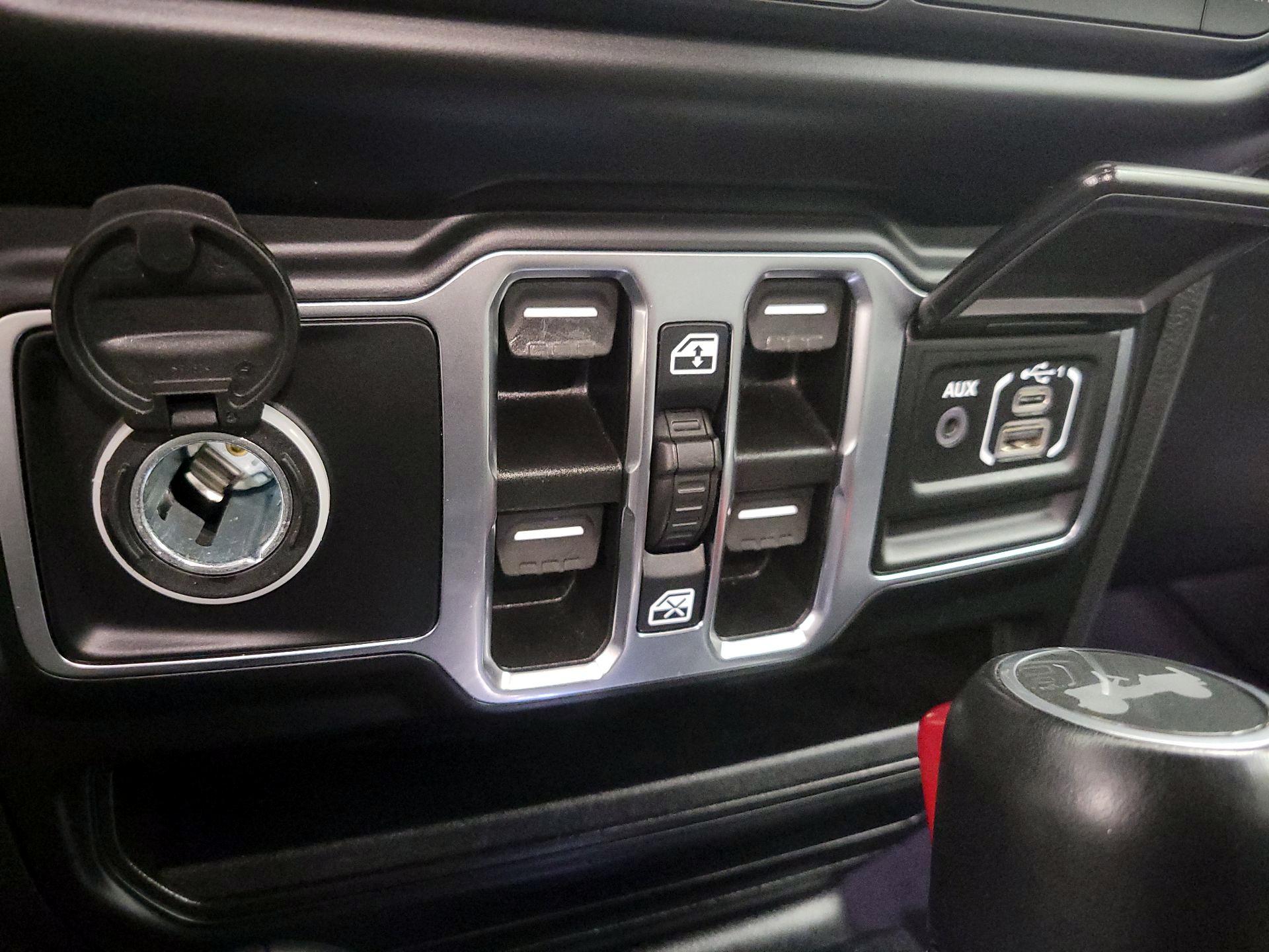 Thumbnail: 2022 Jeep Wrangler - 17