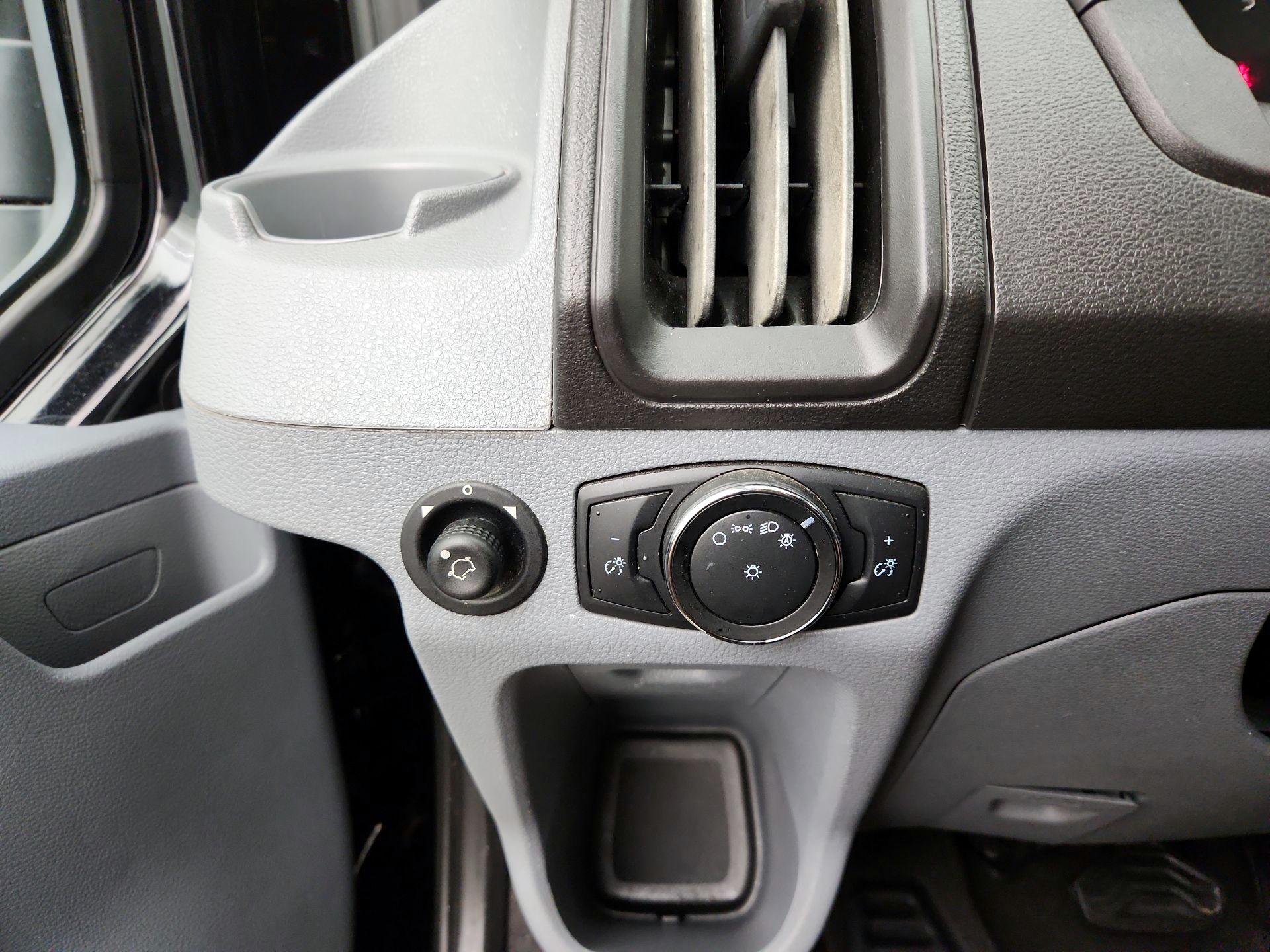 Thumbnail: 2017 Ford Transit Series - 13