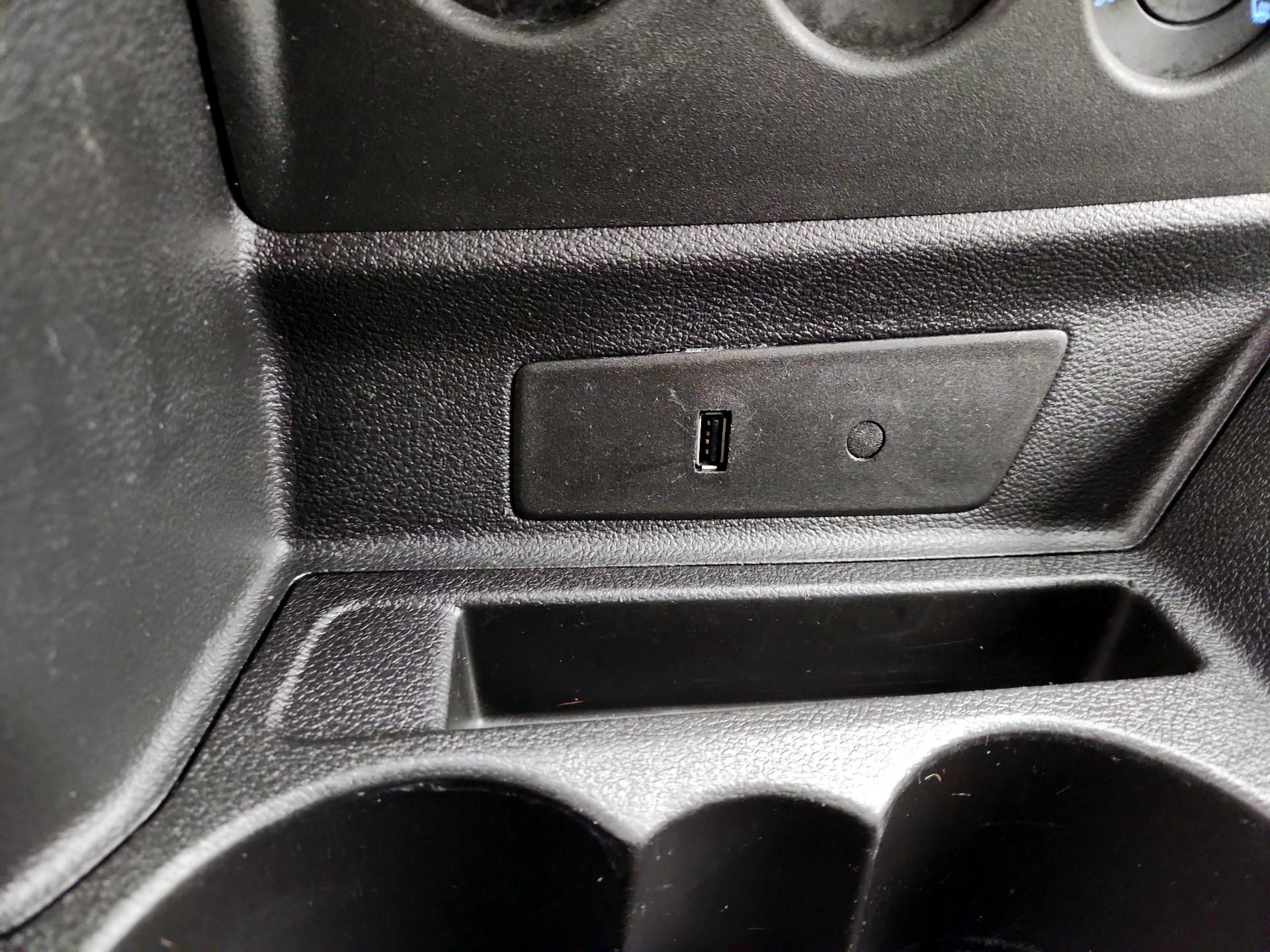 Thumbnail: 2017 Ford Transit Series - 18
