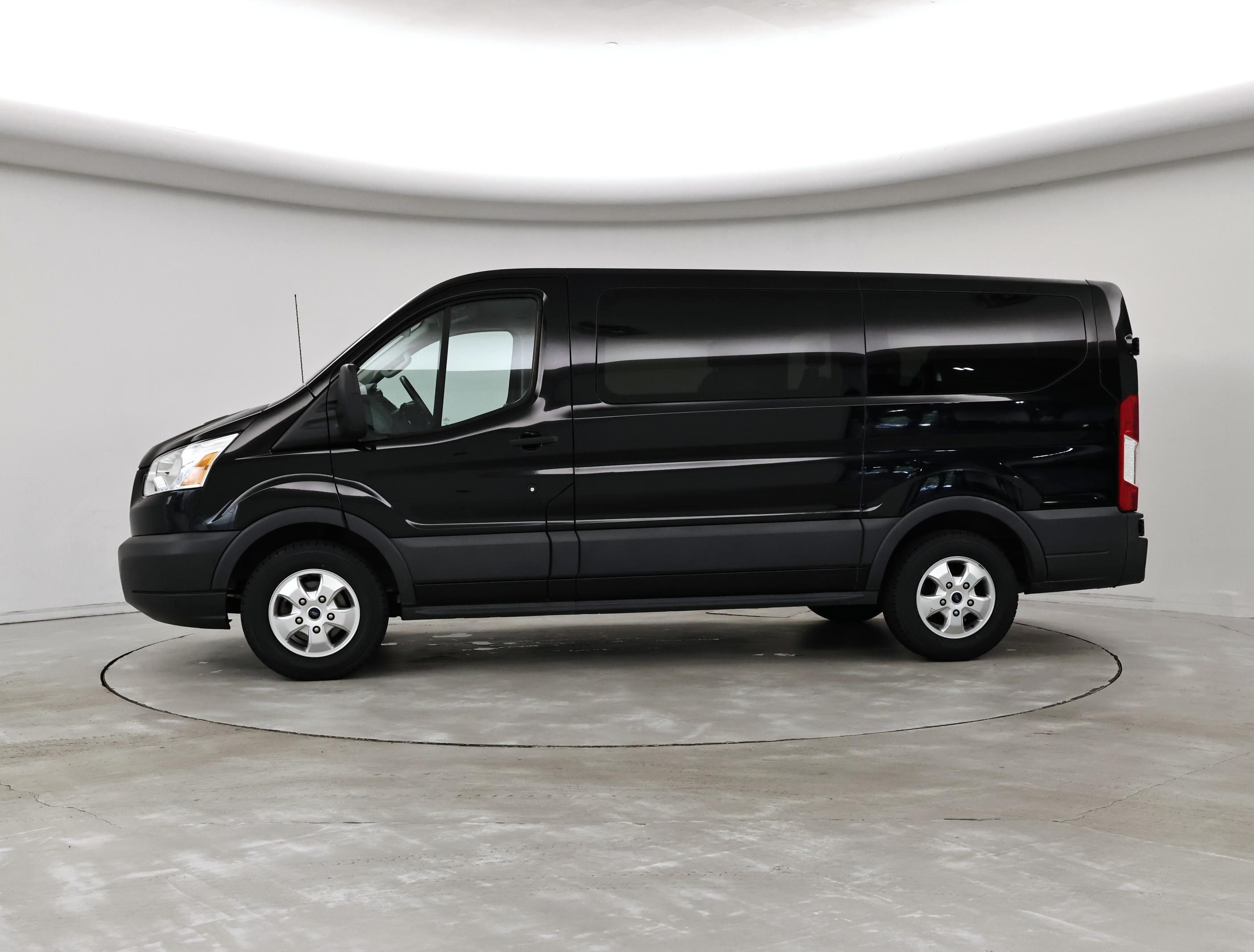 Thumbnail: 2017 Ford Transit Series - 3