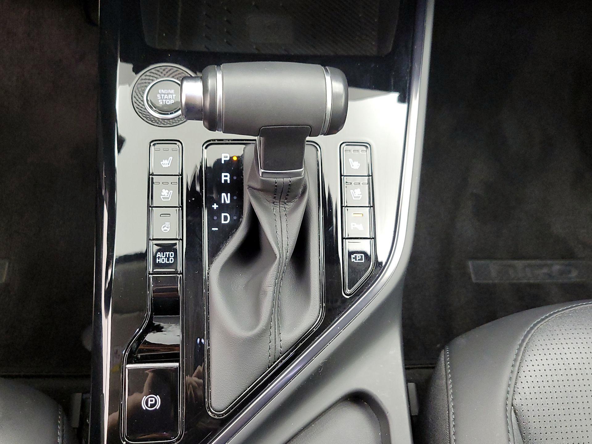 Thumbnail: 2023 Kia Niro - 18