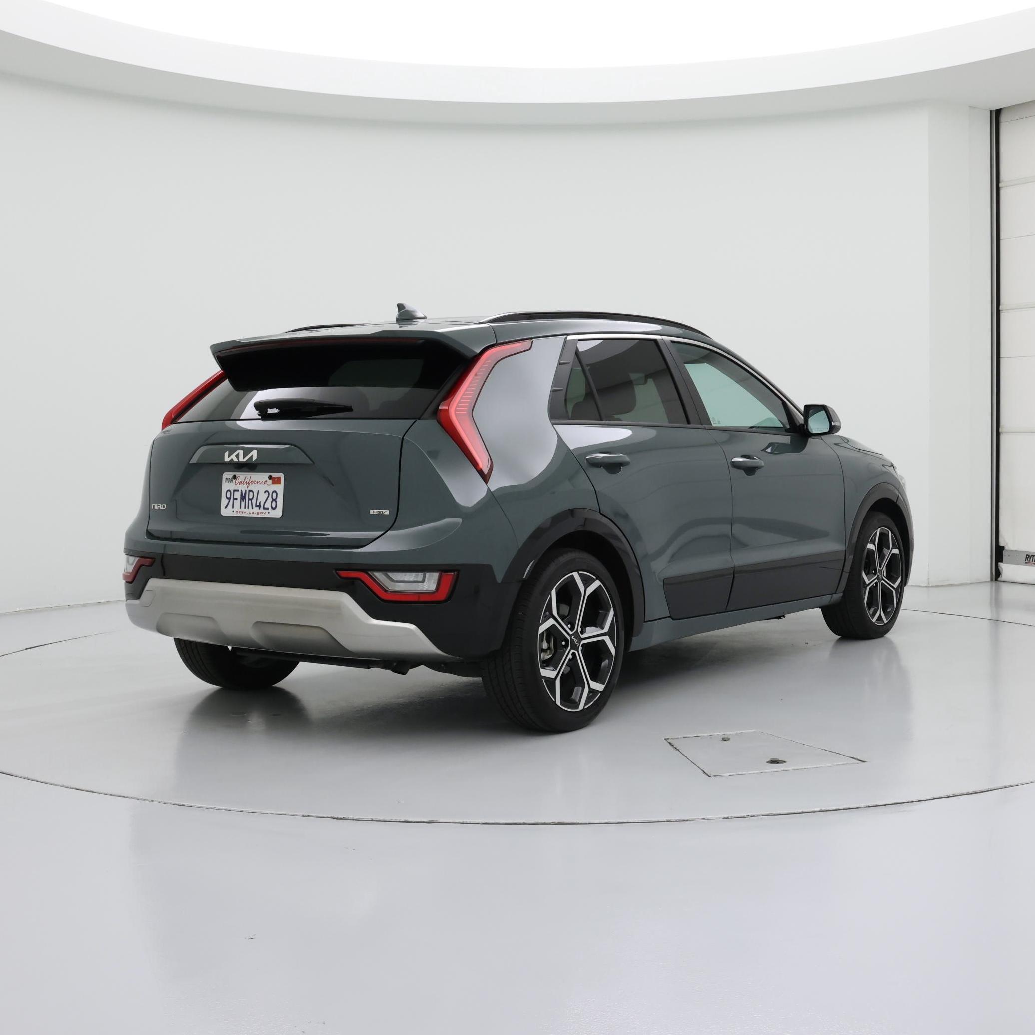 Thumbnail: 2023 Kia Niro - 8