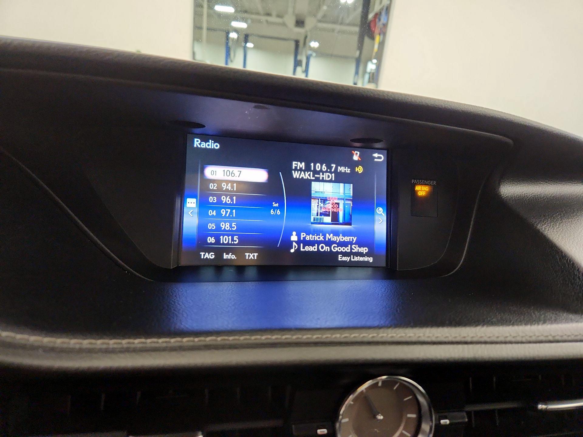 Thumbnail: 2016 Lexus ES - 13