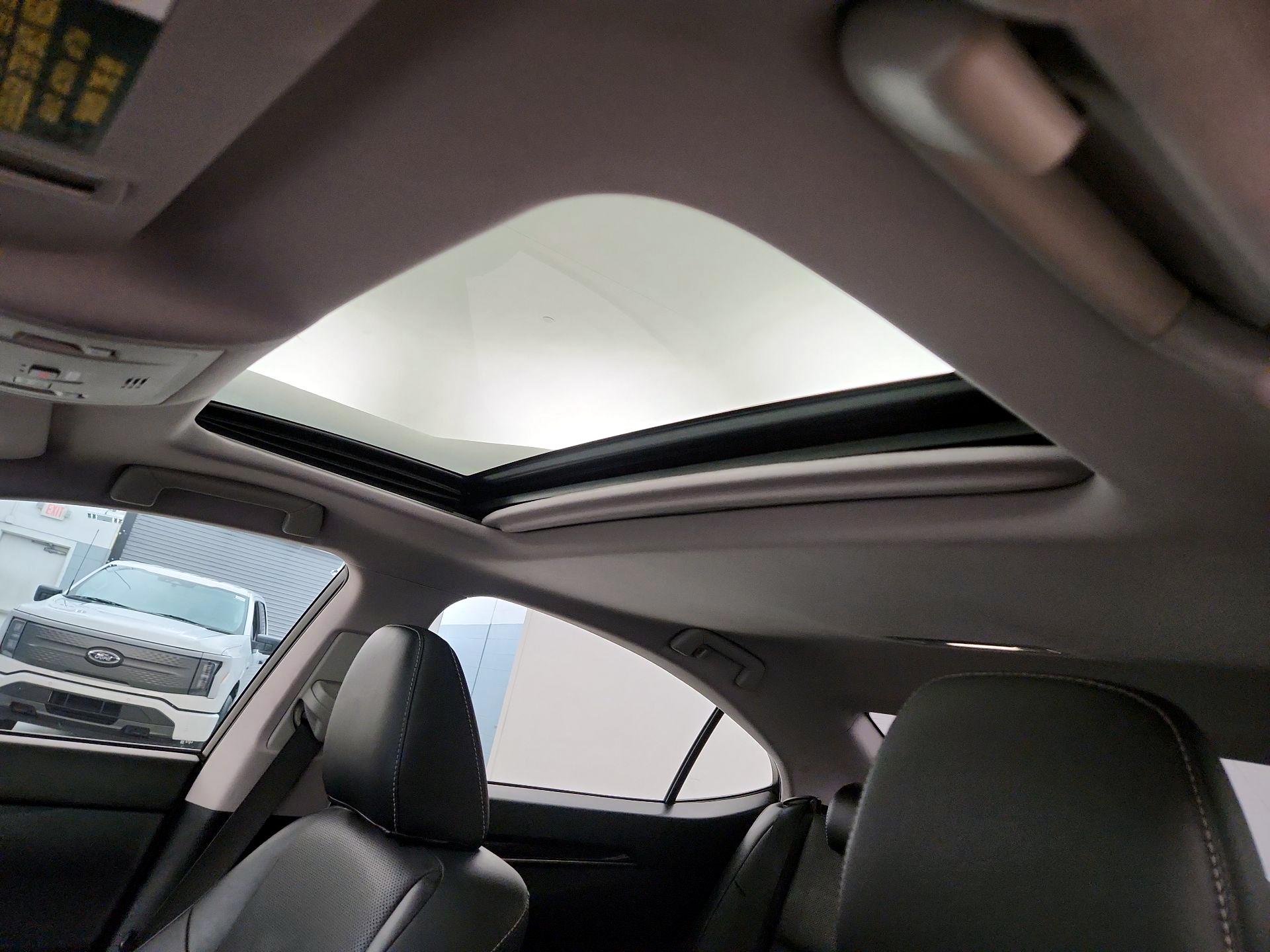 Thumbnail: 2016 Lexus ES - 17