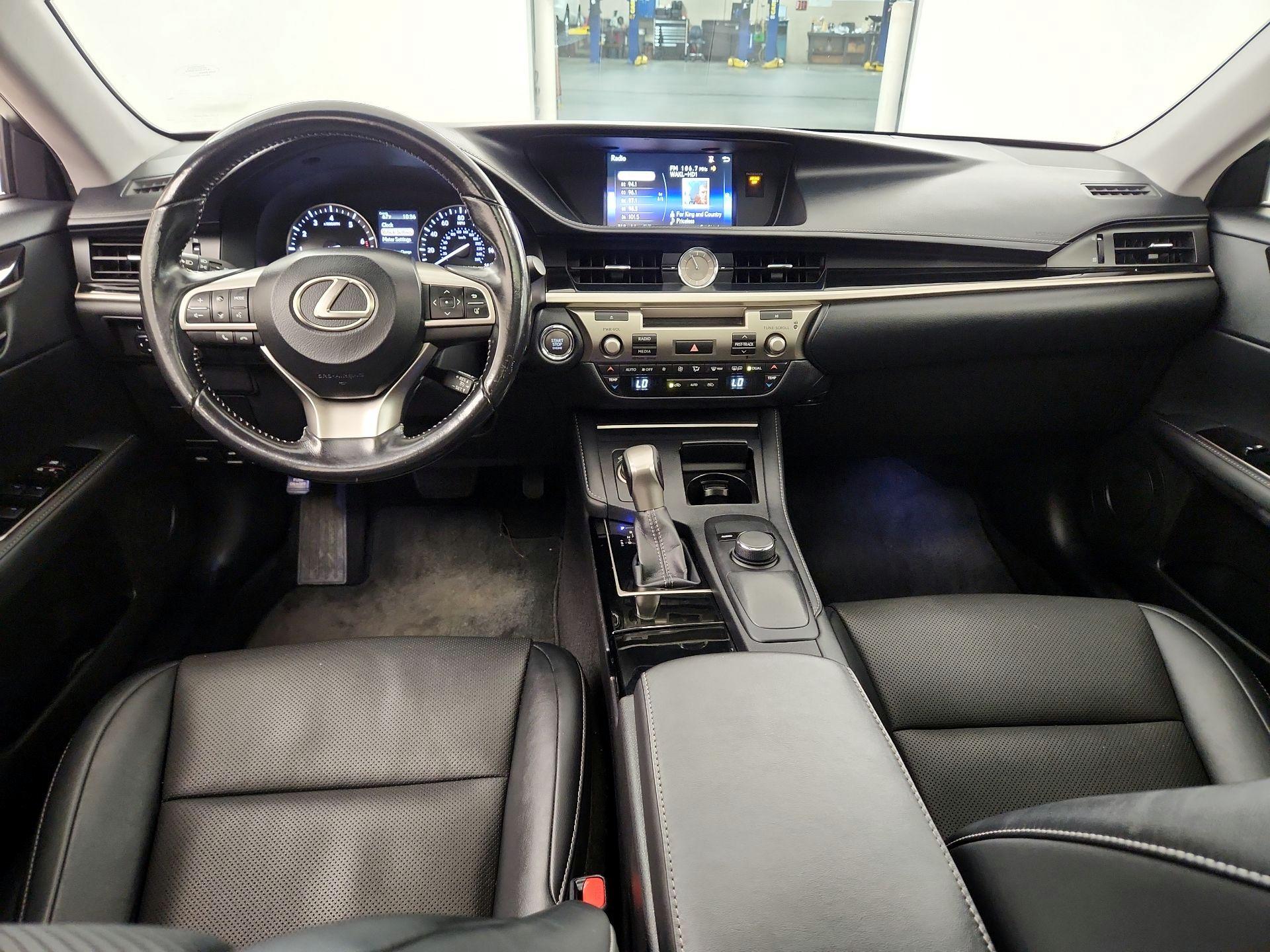 Thumbnail: 2016 Lexus ES - 8