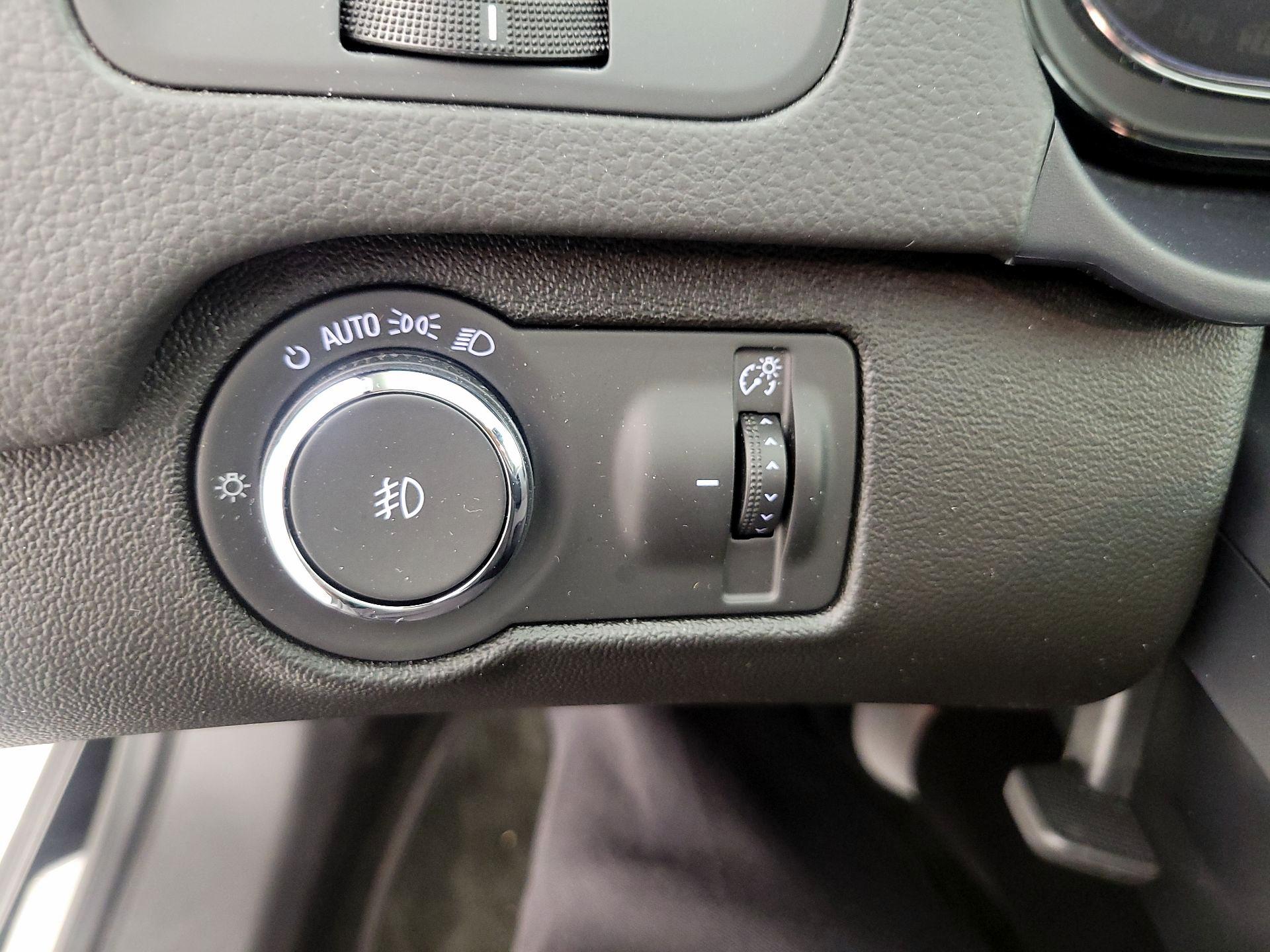 Thumbnail: 2017 Buick Regal - 13