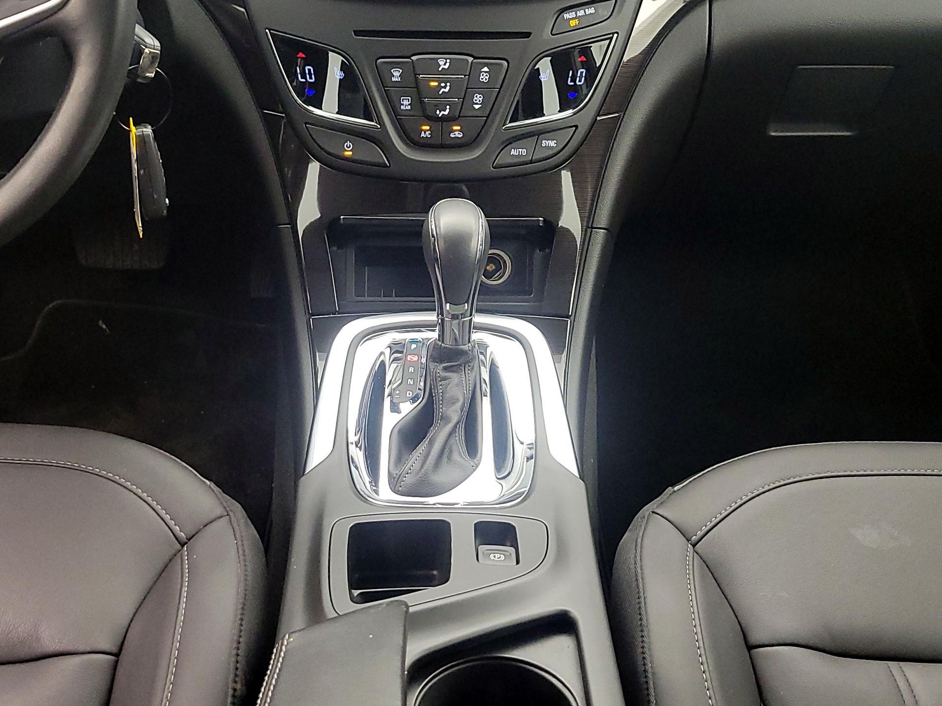 Thumbnail: 2017 Buick Regal - 17