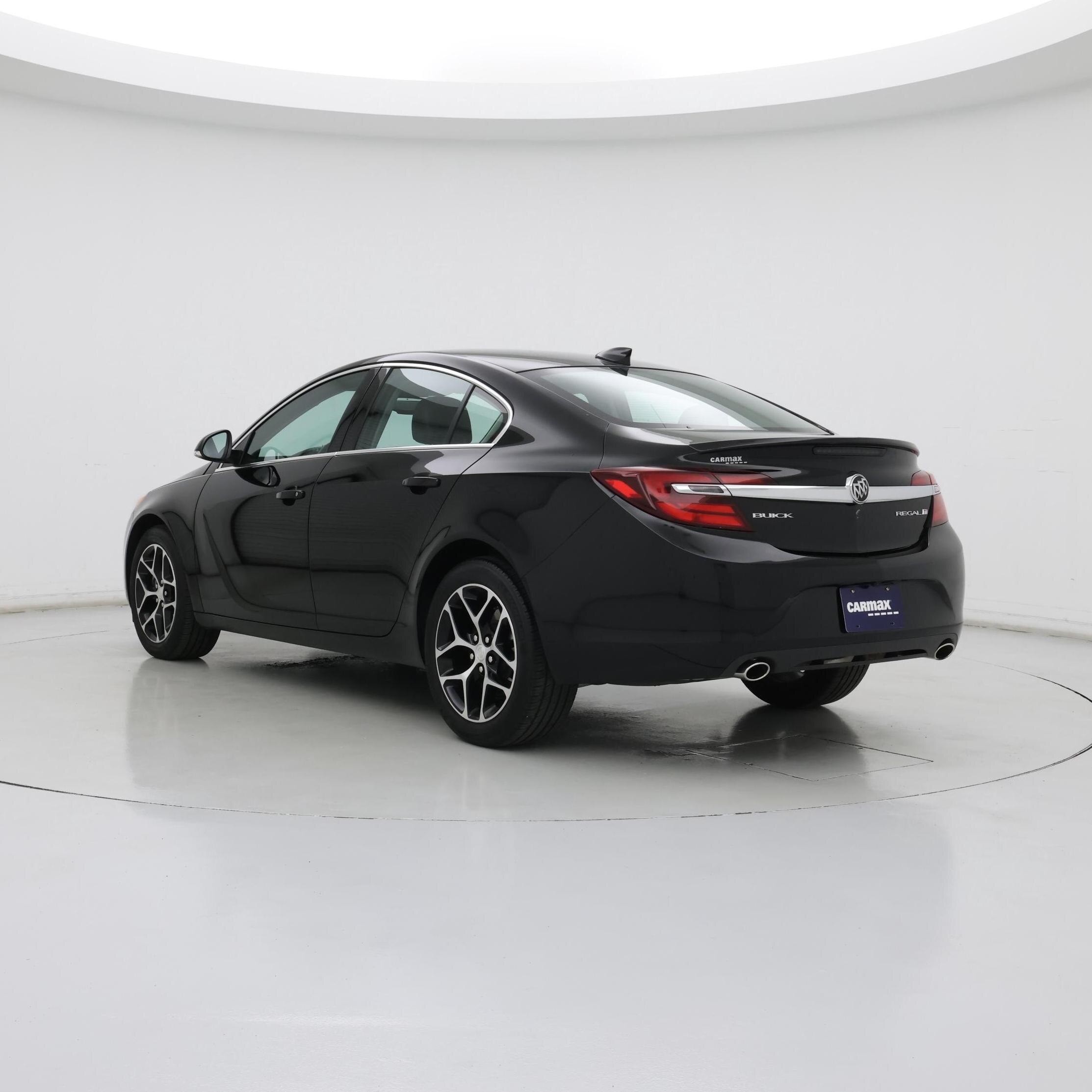 Thumbnail: 2017 Buick Regal - 2