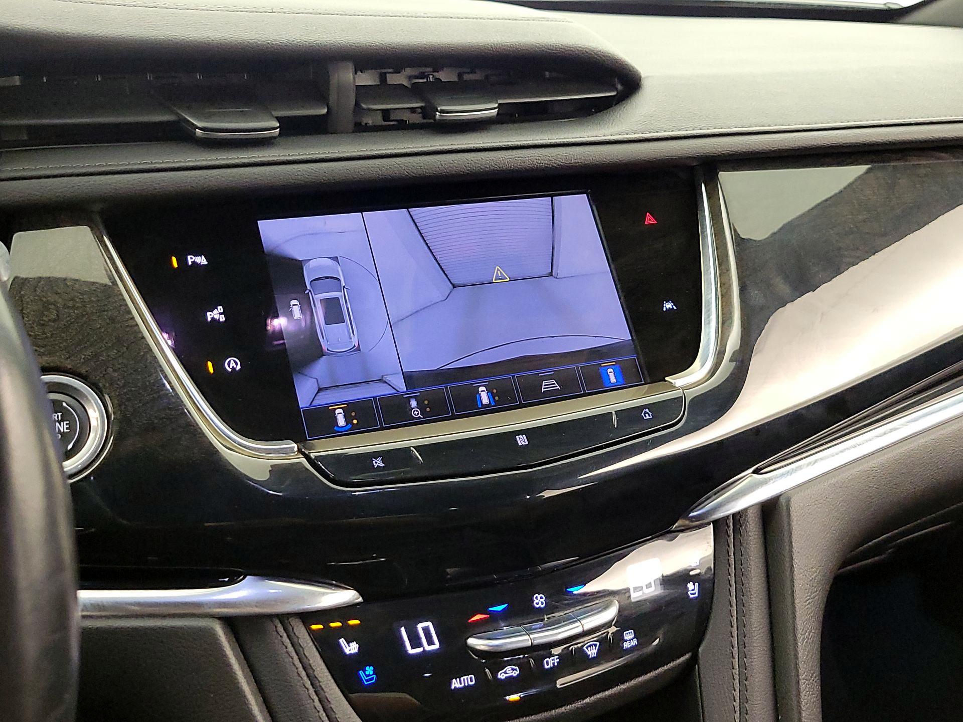 Thumbnail: 2021 Cadillac XT6 - 15