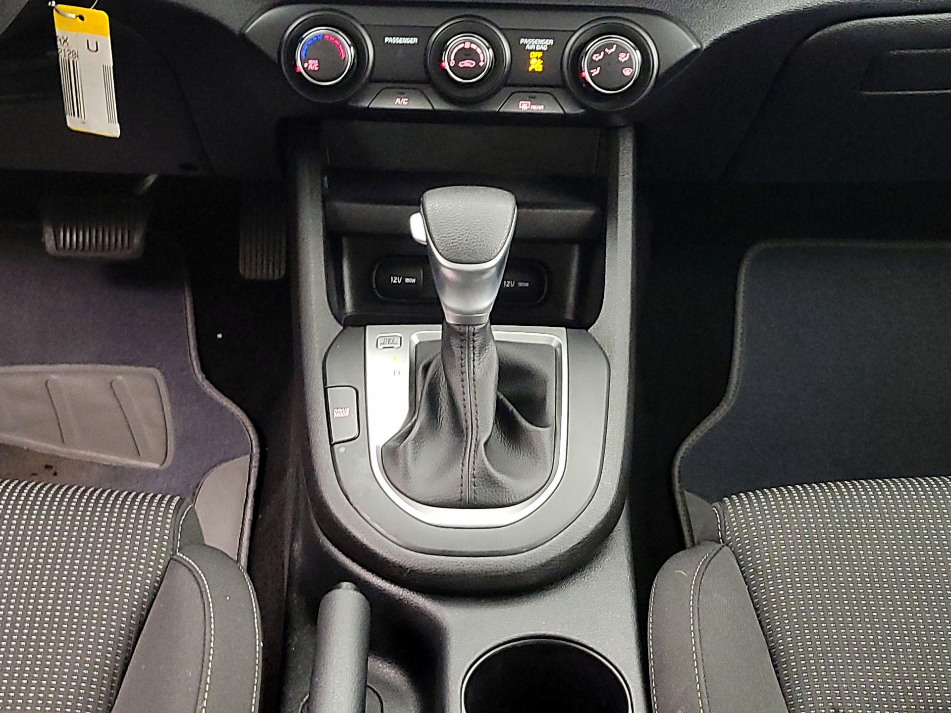 Thumbnail: 2020 Kia Forte - 17