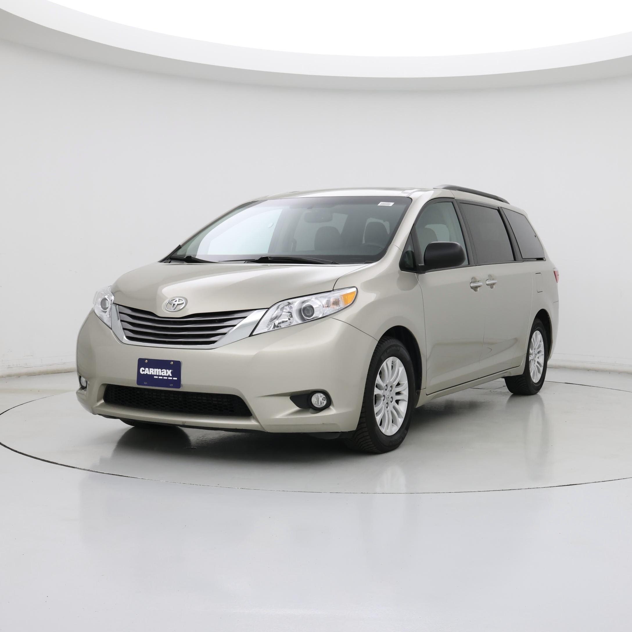 Thumbnail: 2017 Toyota Sienna - 4