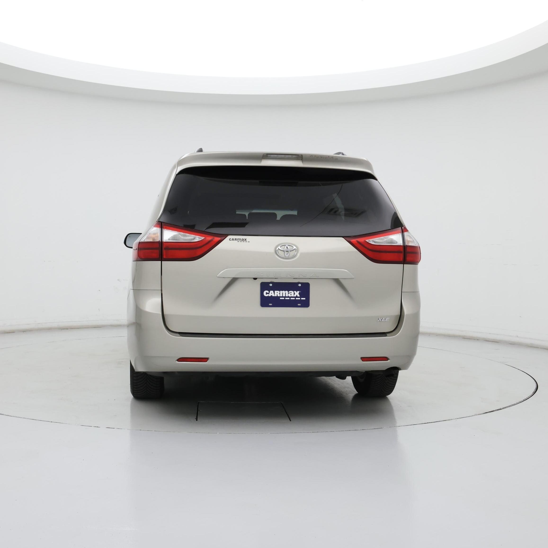 Thumbnail: 2017 Toyota Sienna - 6