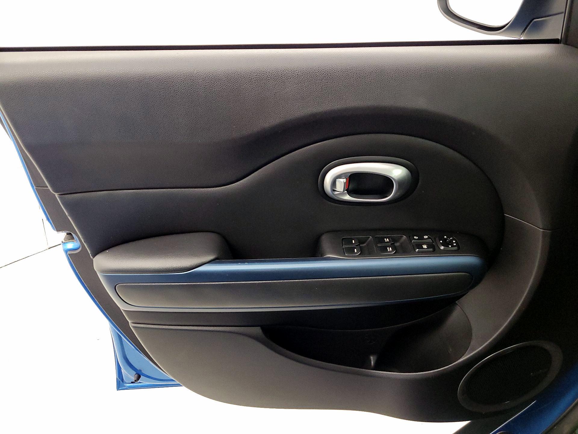 Thumbnail: 2015 Kia Soul - 12