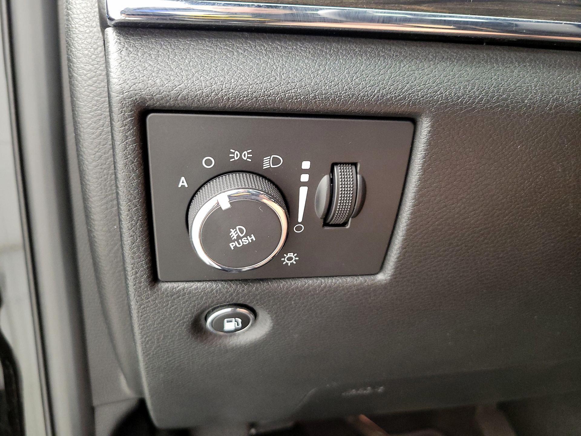 Thumbnail: 2014 Jeep Grand Cherokee - 13