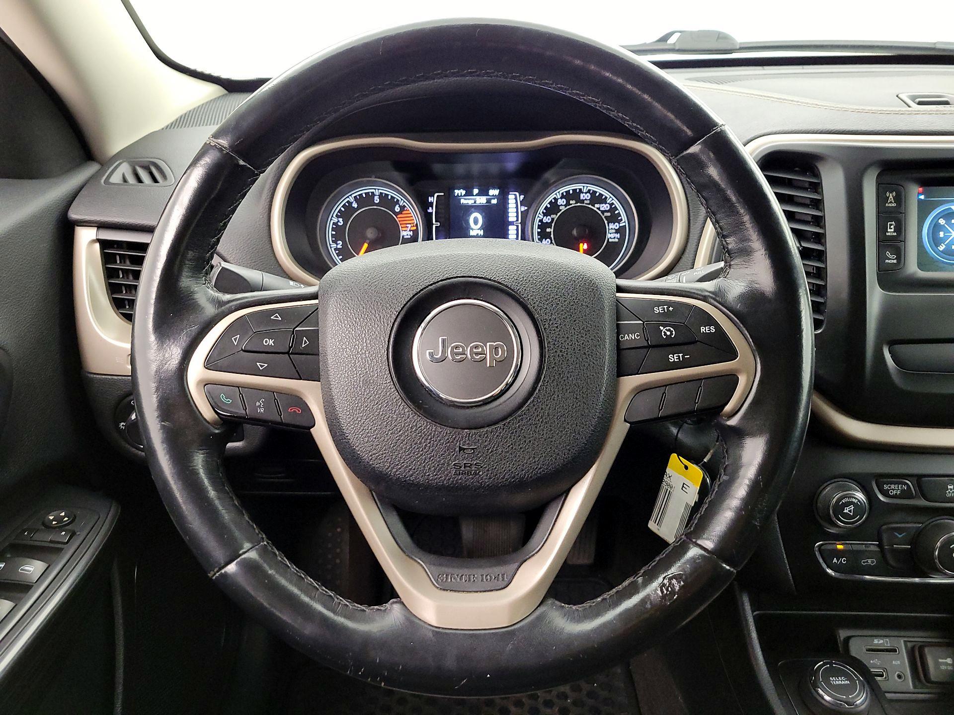 Thumbnail: 2016 Jeep Cherokee - 10