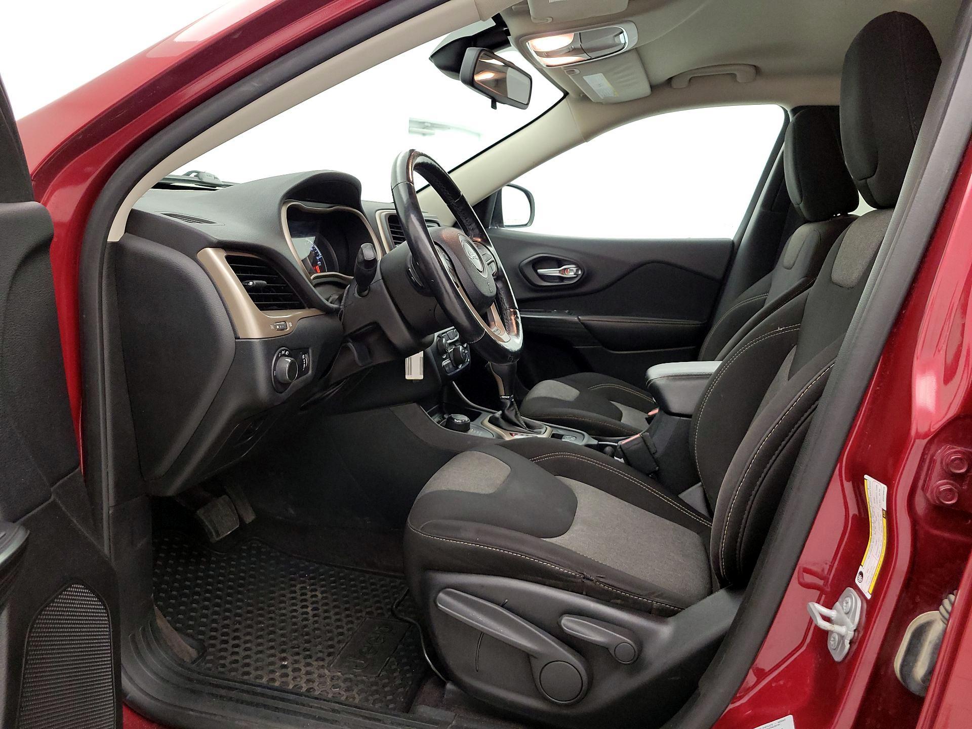 Thumbnail: 2016 Jeep Cherokee - 11