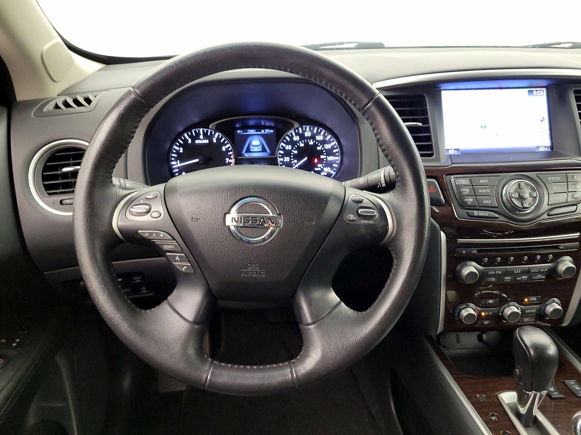 Thumbnail: 2015 Nissan Pathfinder - 10