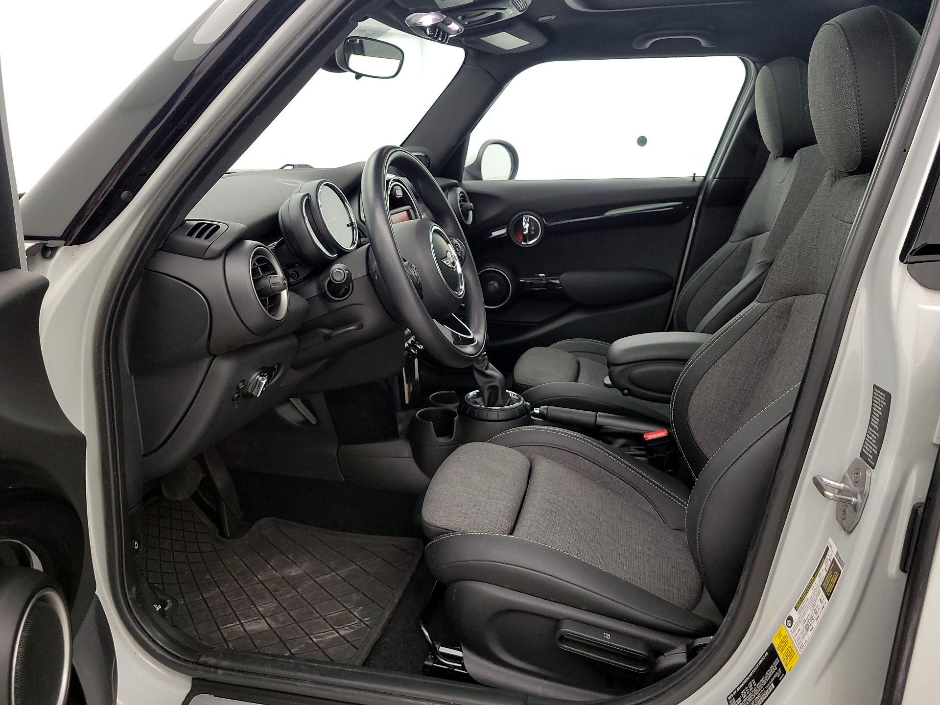 Thumbnail: 2015 MINI Cooper Hardtop - 11