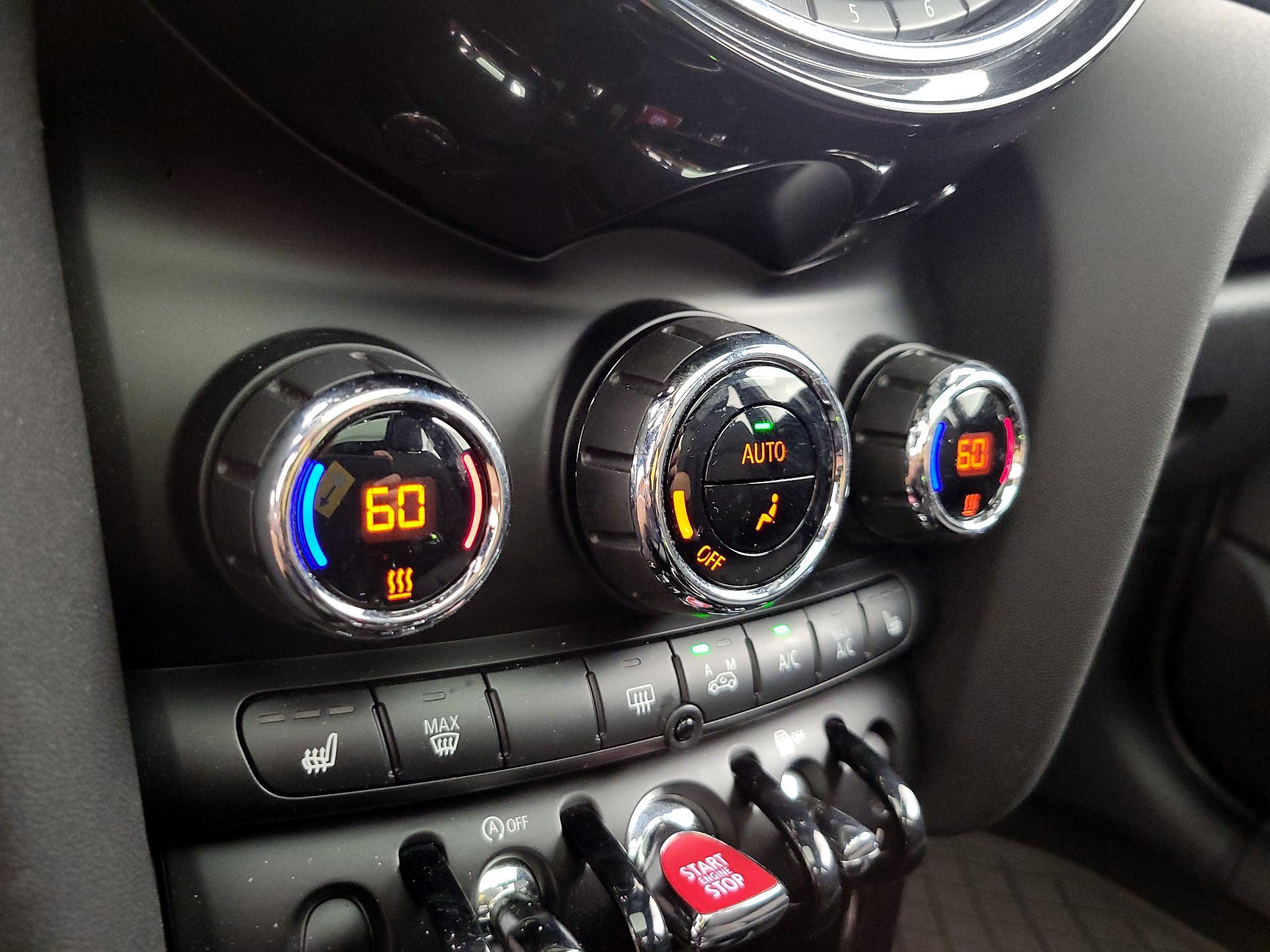 Thumbnail: 2015 MINI Cooper Hardtop - 15