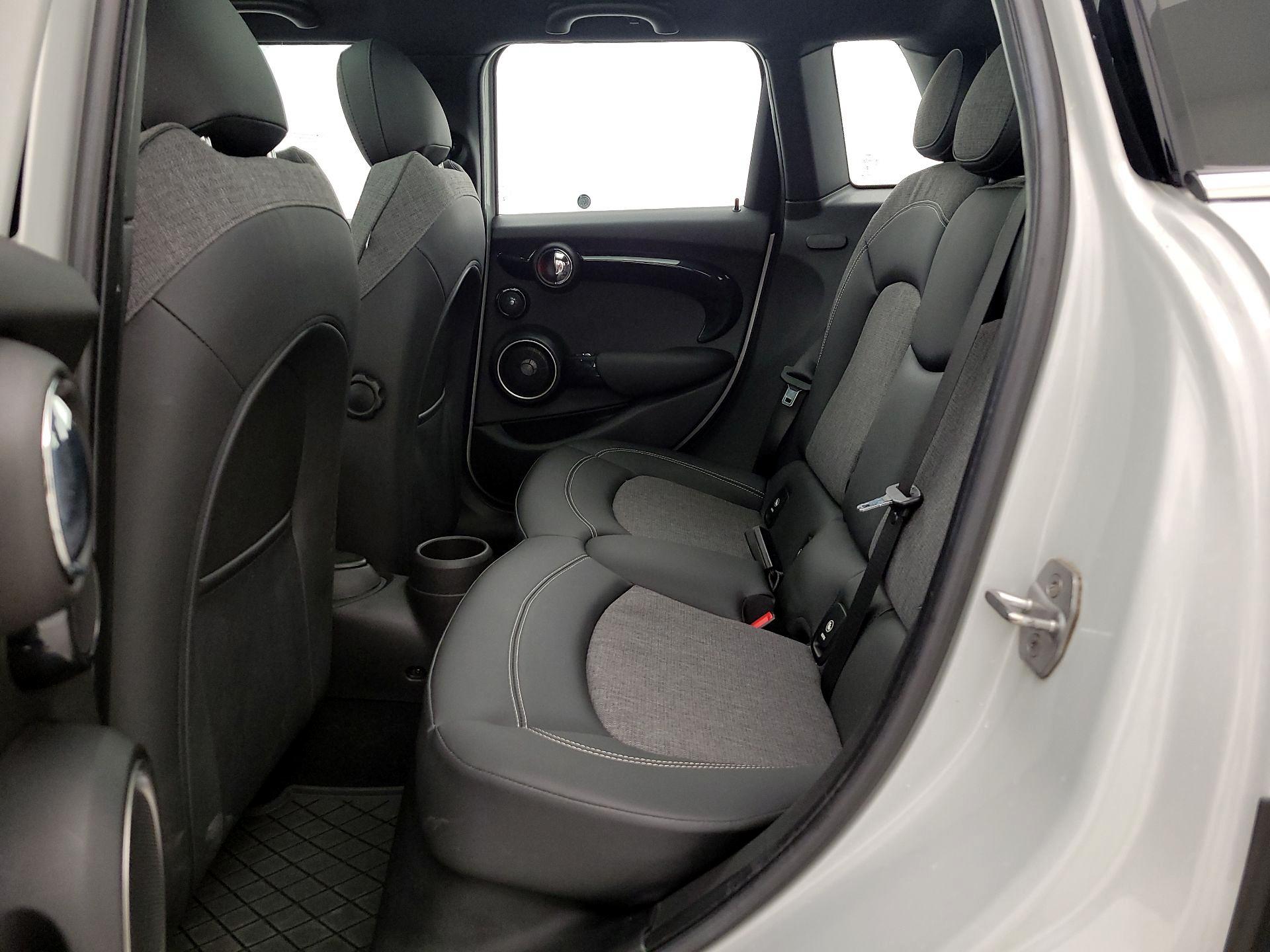 Thumbnail: 2015 MINI Cooper Hardtop - 19