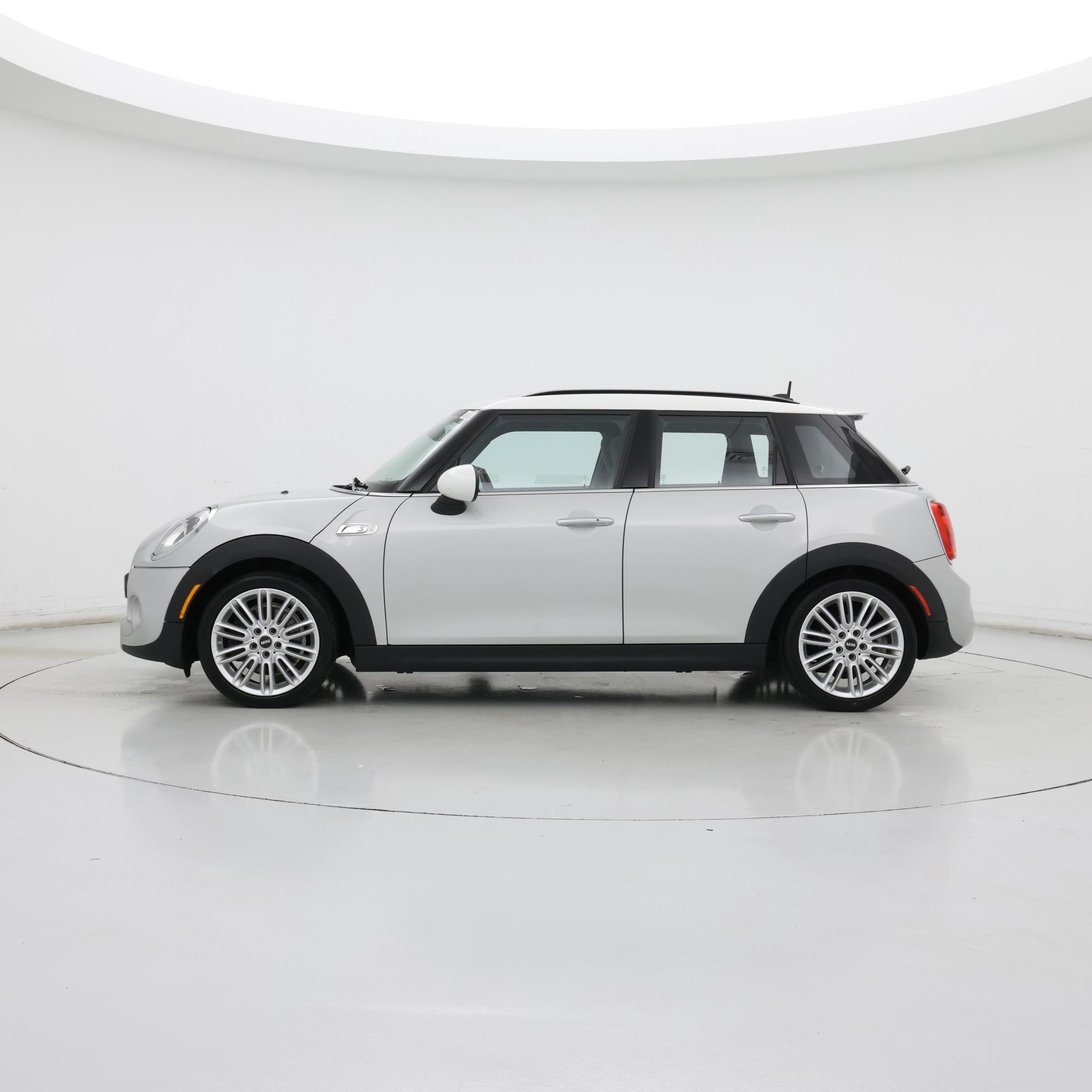 Thumbnail: 2015 MINI Cooper Hardtop - 3