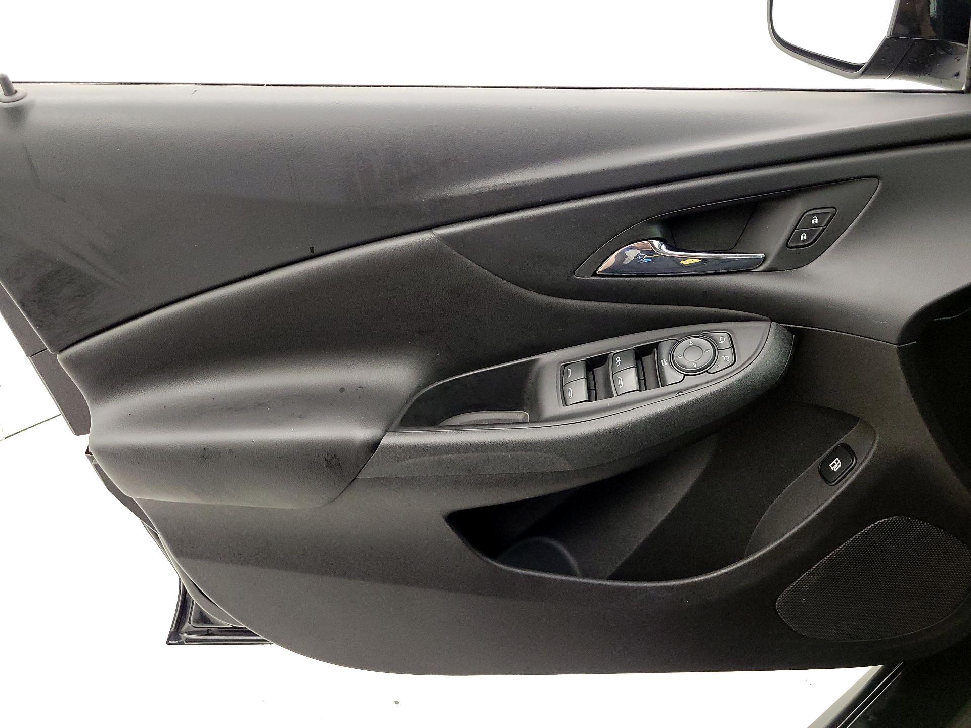 Thumbnail: 2019 Chevrolet Volt - 12