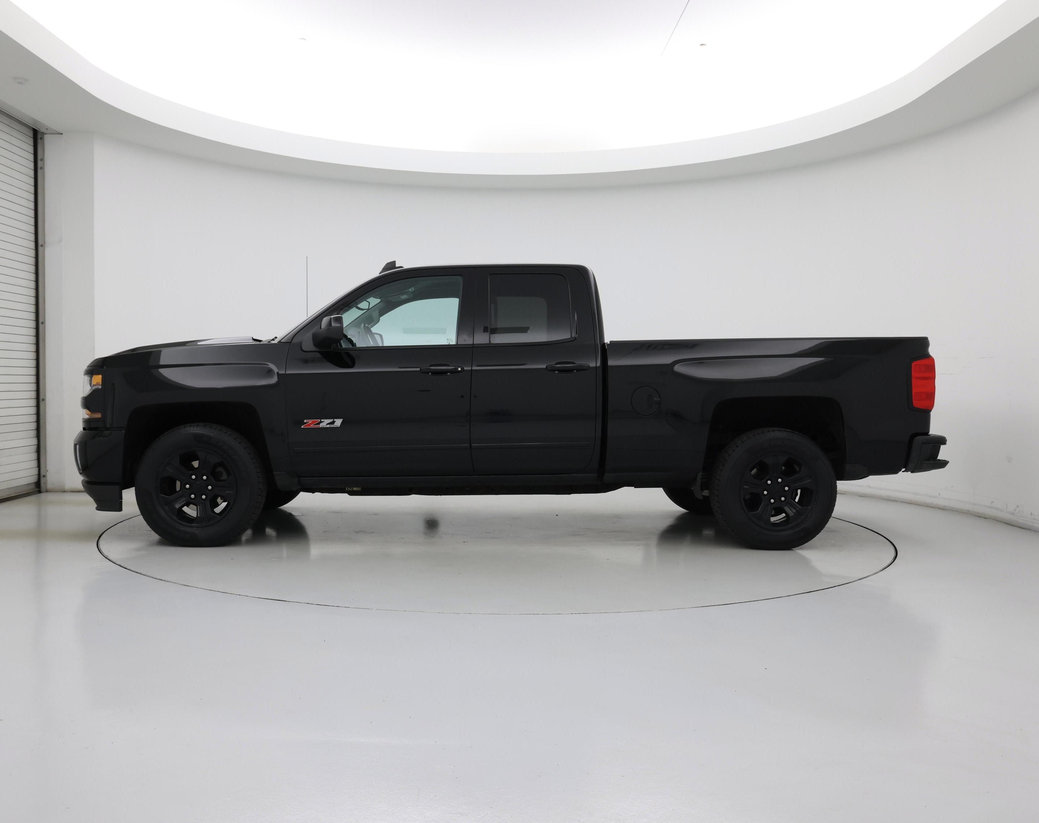 Thumbnail: 2018 Chevrolet Silverado 1500 - 3