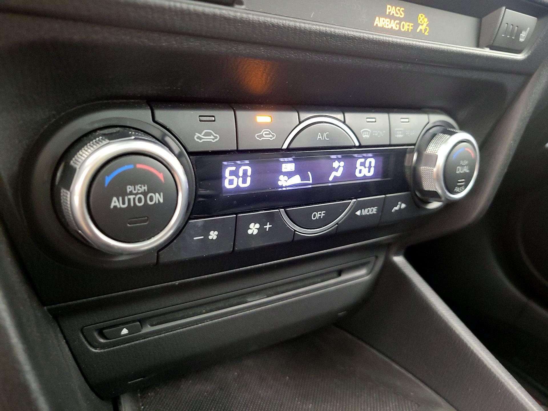 Thumbnail: 2014 Mazda Mazda3 - 17