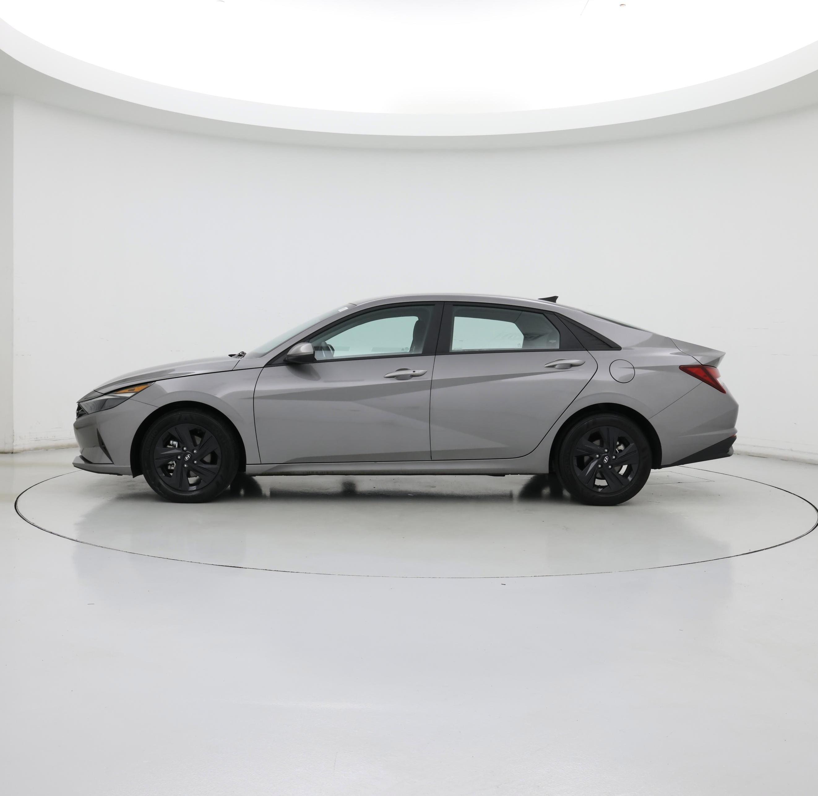 Thumbnail: 2023 Hyundai Elantra - 3