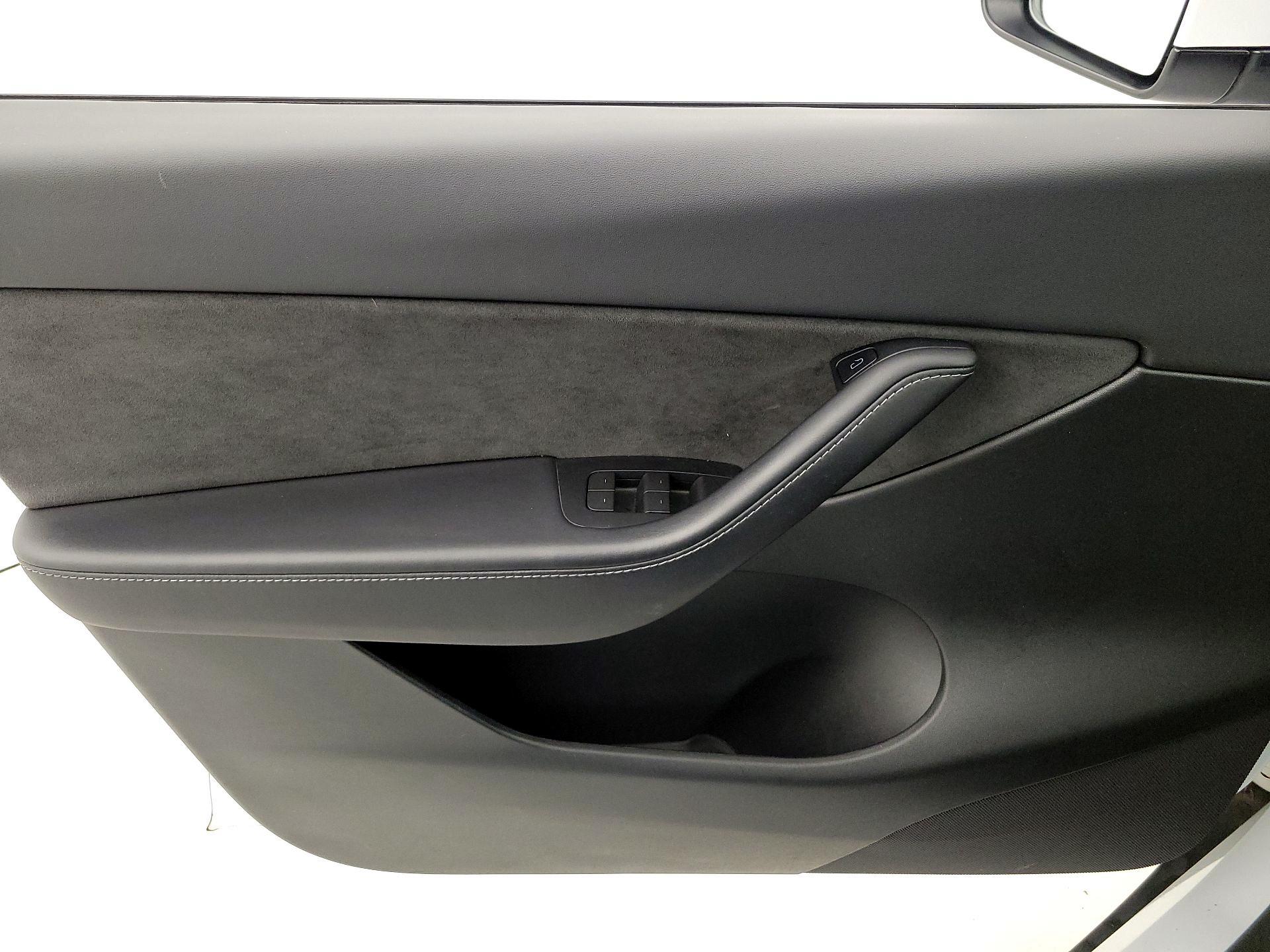 Thumbnail: 2022 Tesla Model Y - 12