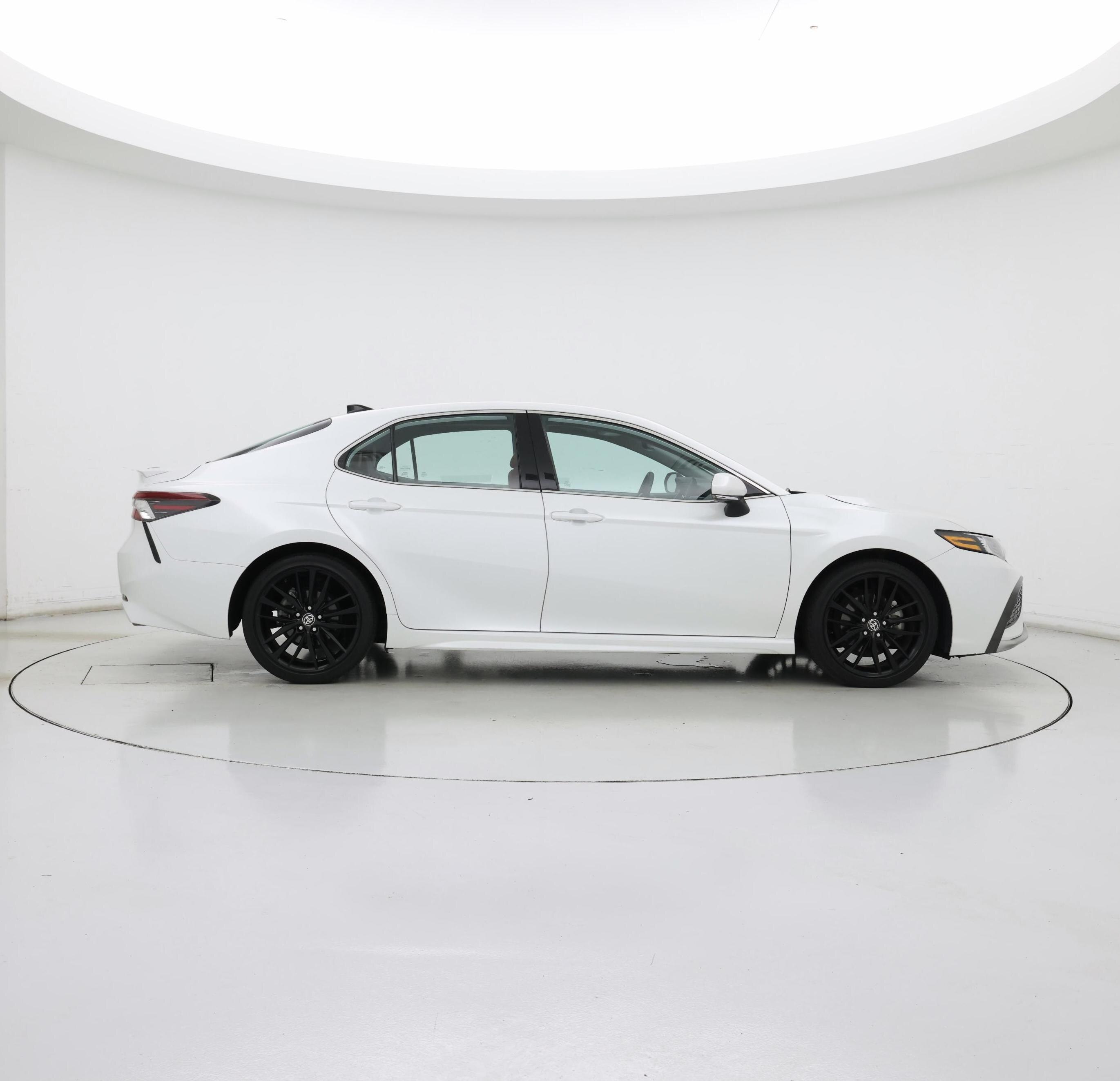 Thumbnail: 2021 Toyota Camry - 7