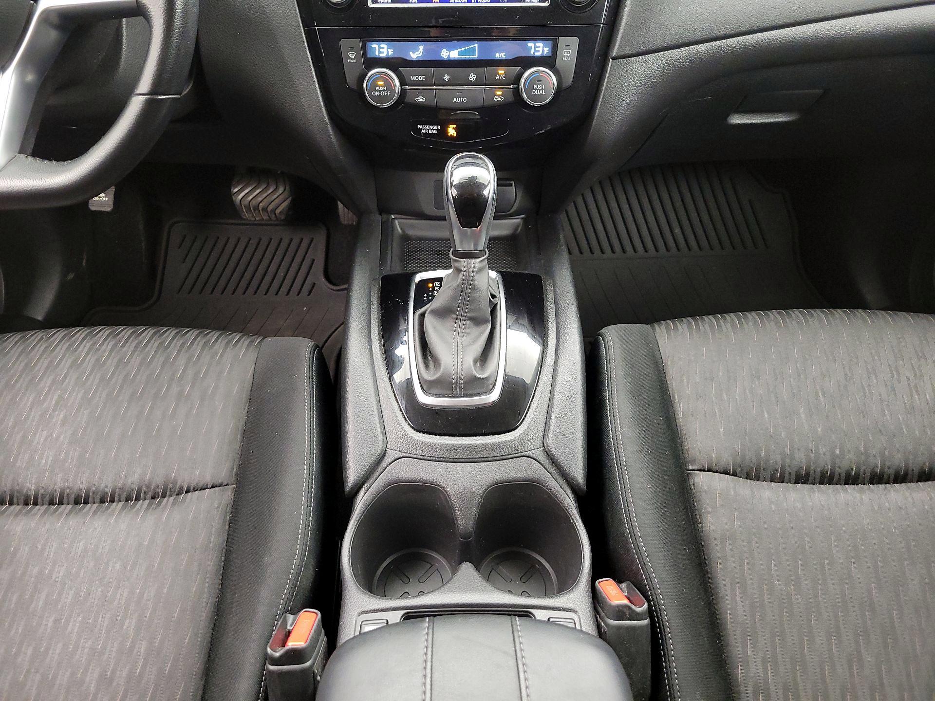 Thumbnail: 2020 Nissan Rogue - 17