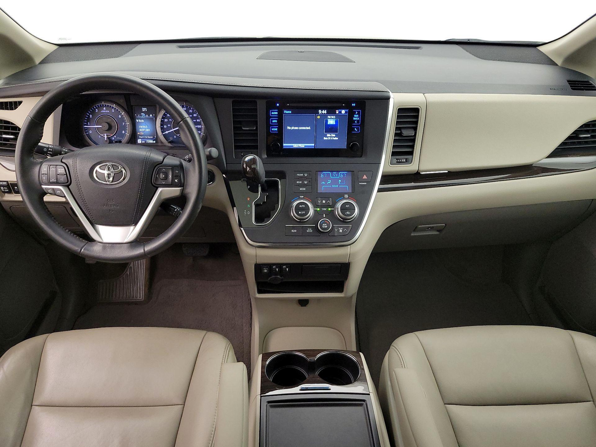 Thumbnail: 2015 Toyota Sienna - 9