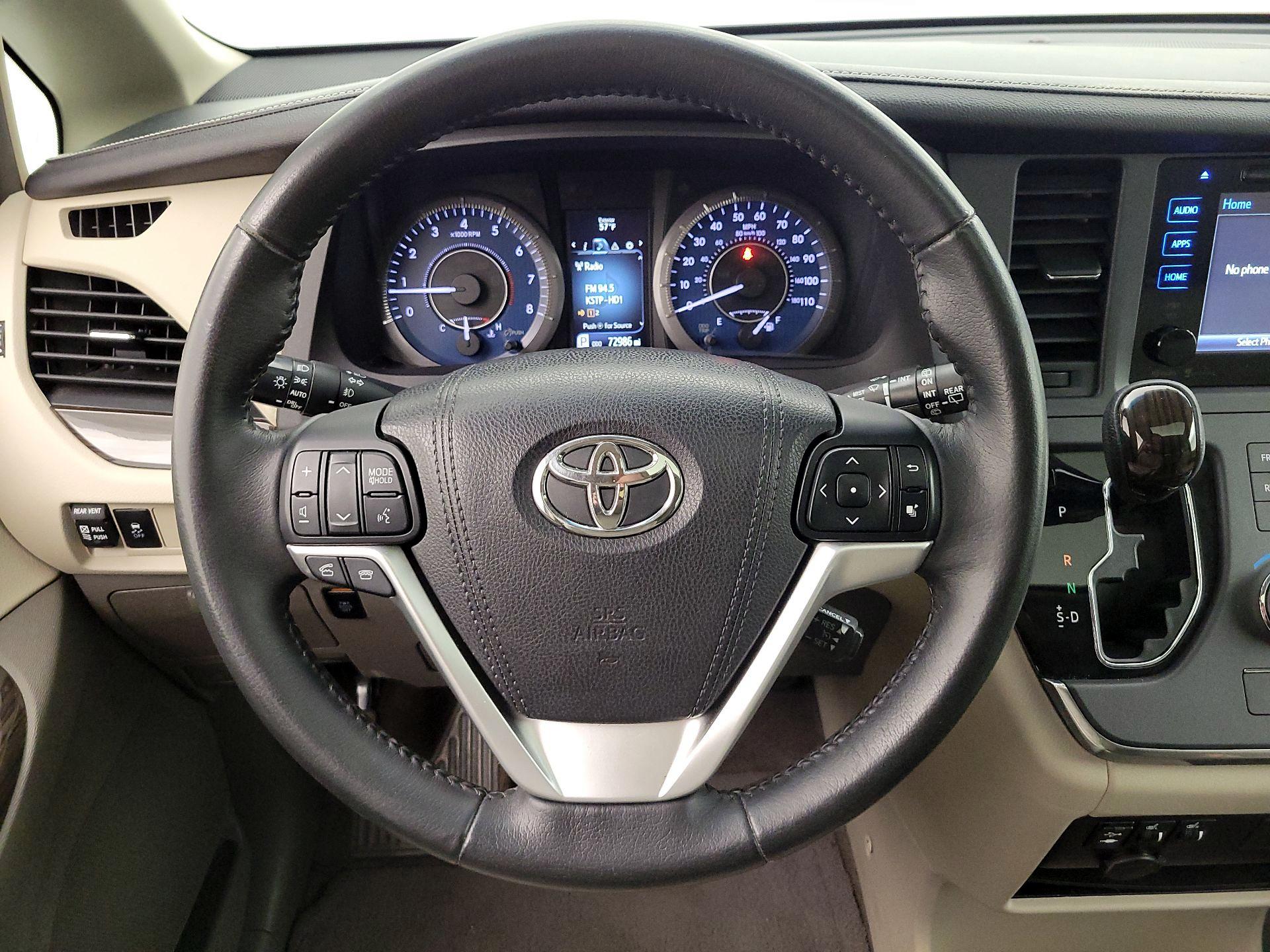Thumbnail: 2015 Toyota Sienna - 10