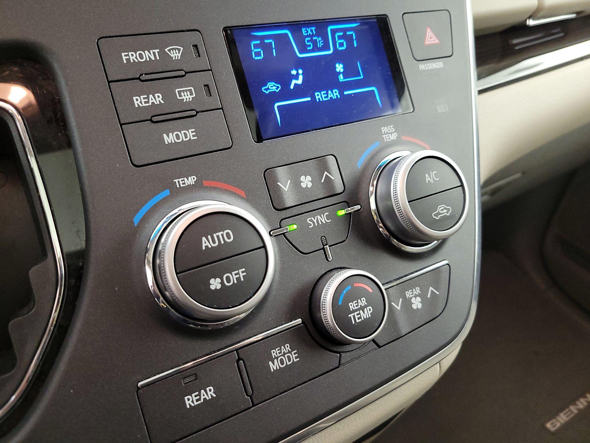 Thumbnail: 2015 Toyota Sienna - 16