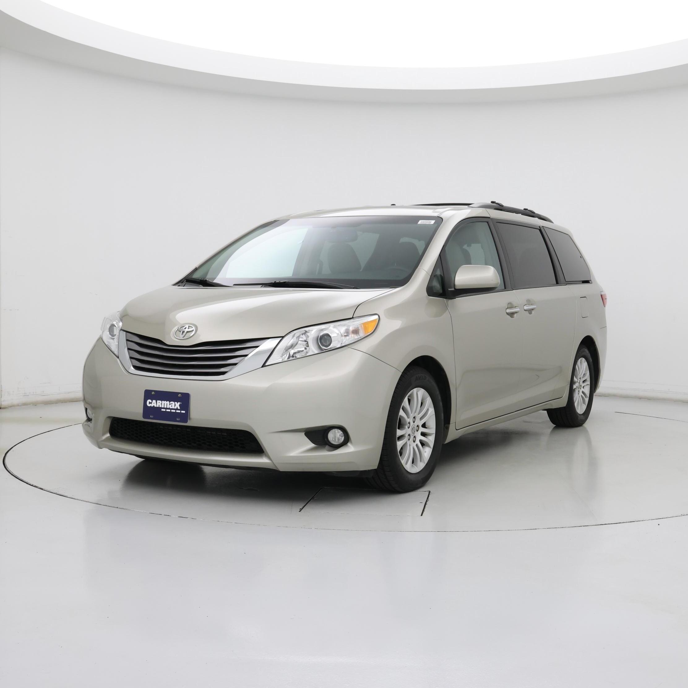 Thumbnail: 2015 Toyota Sienna - 4