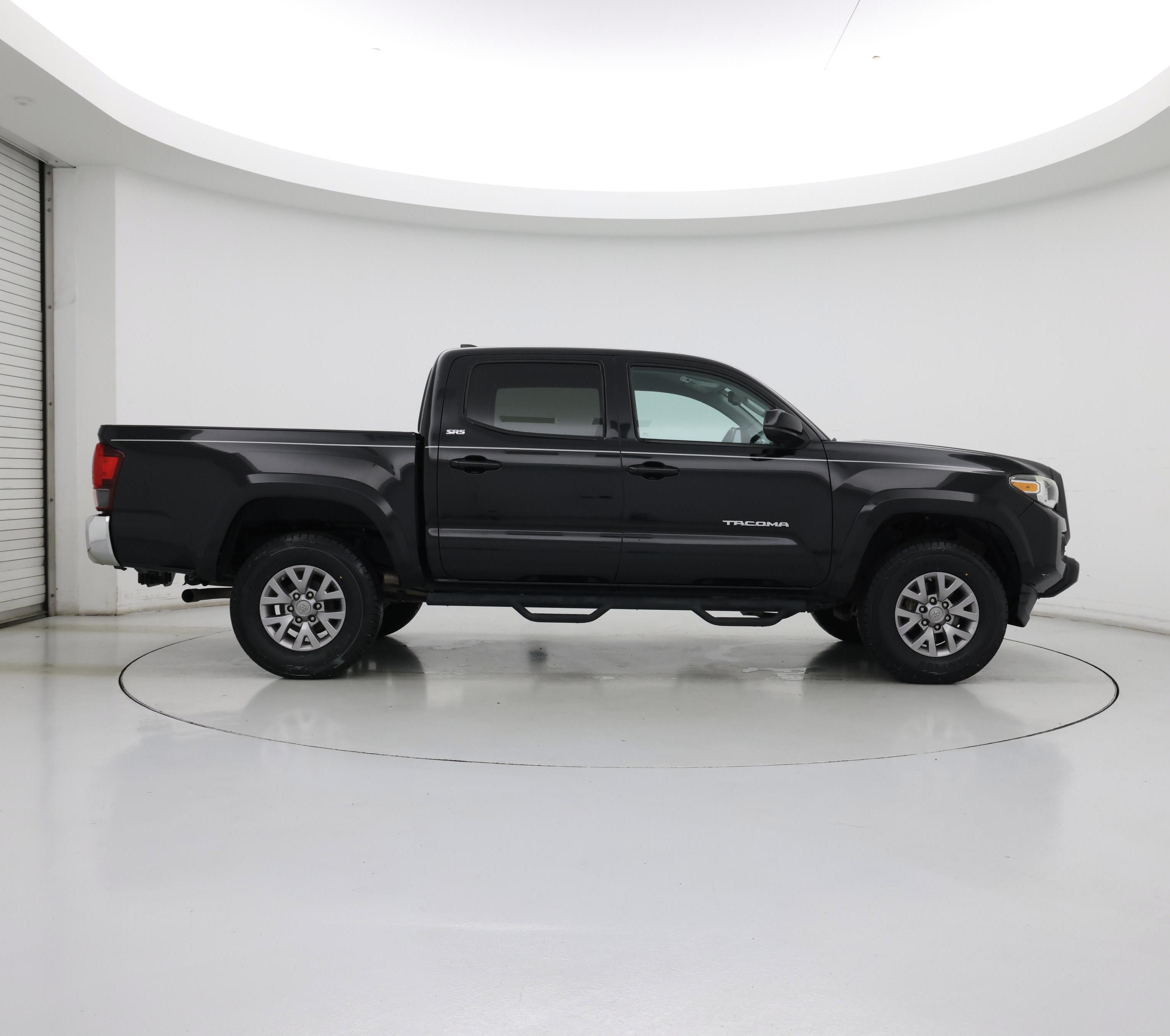 Thumbnail: 2018 Toyota Tacoma - 7