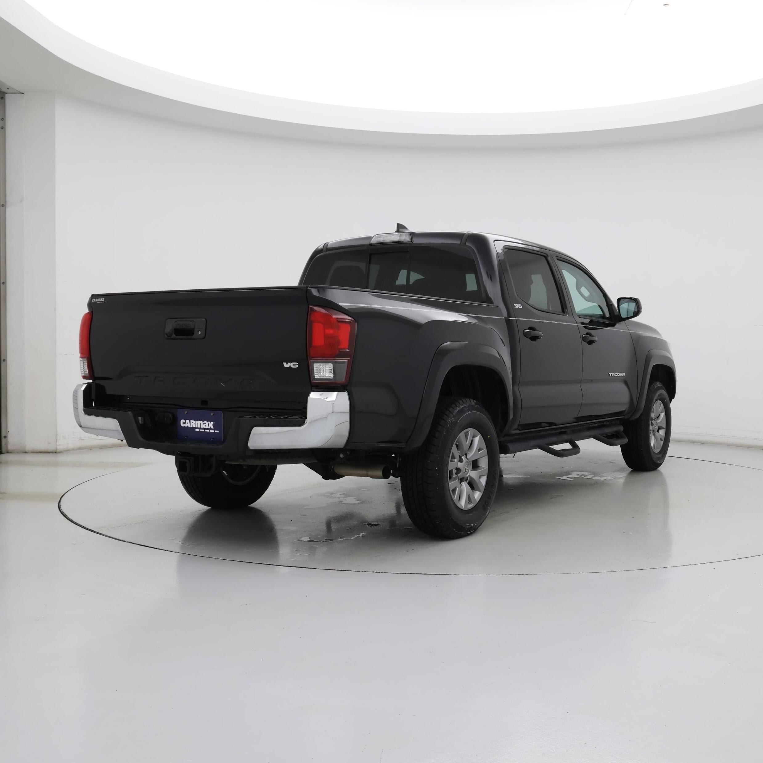 Thumbnail: 2018 Toyota Tacoma - 8