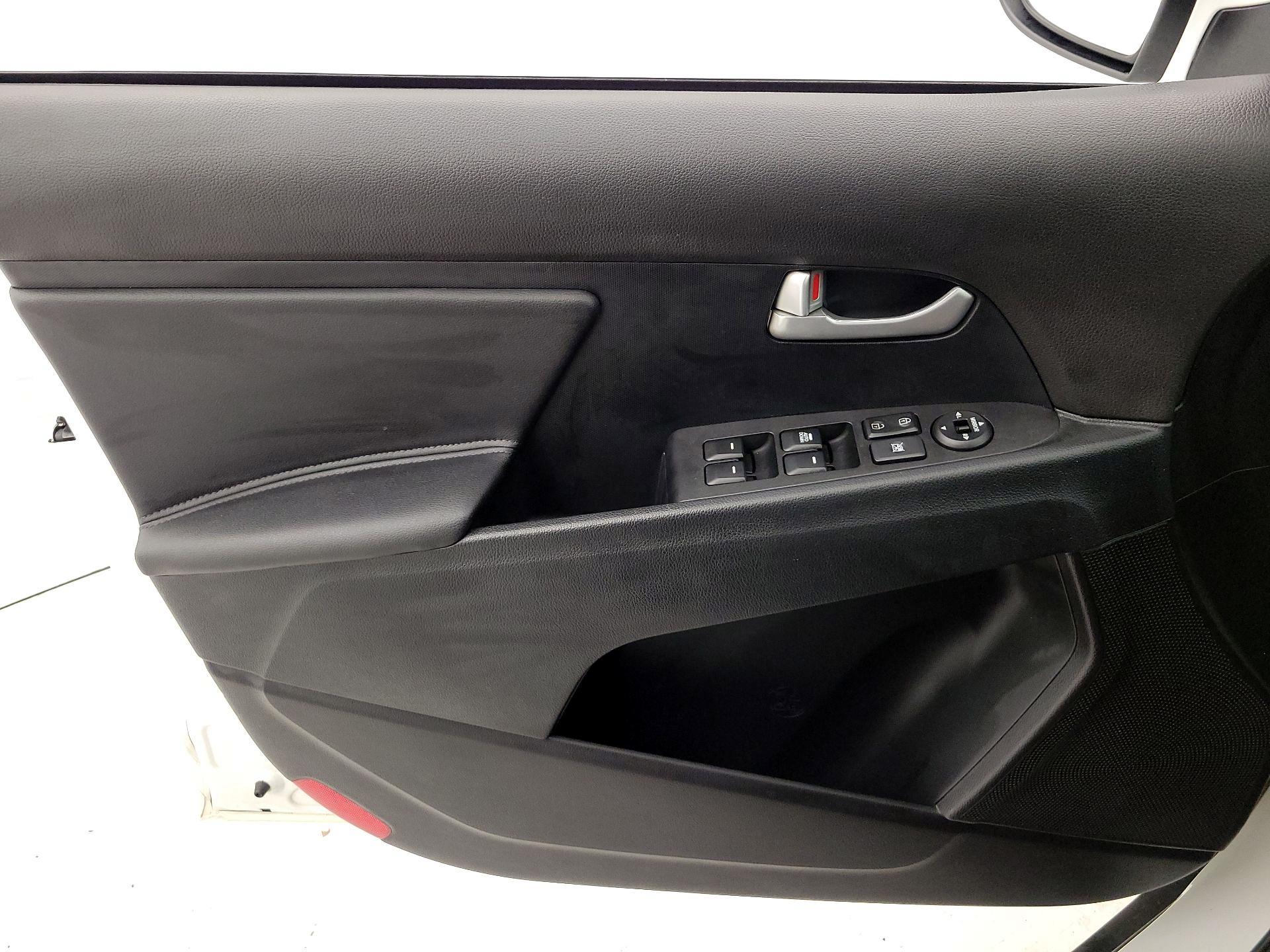 Thumbnail: 2016 Kia Sportage - 12